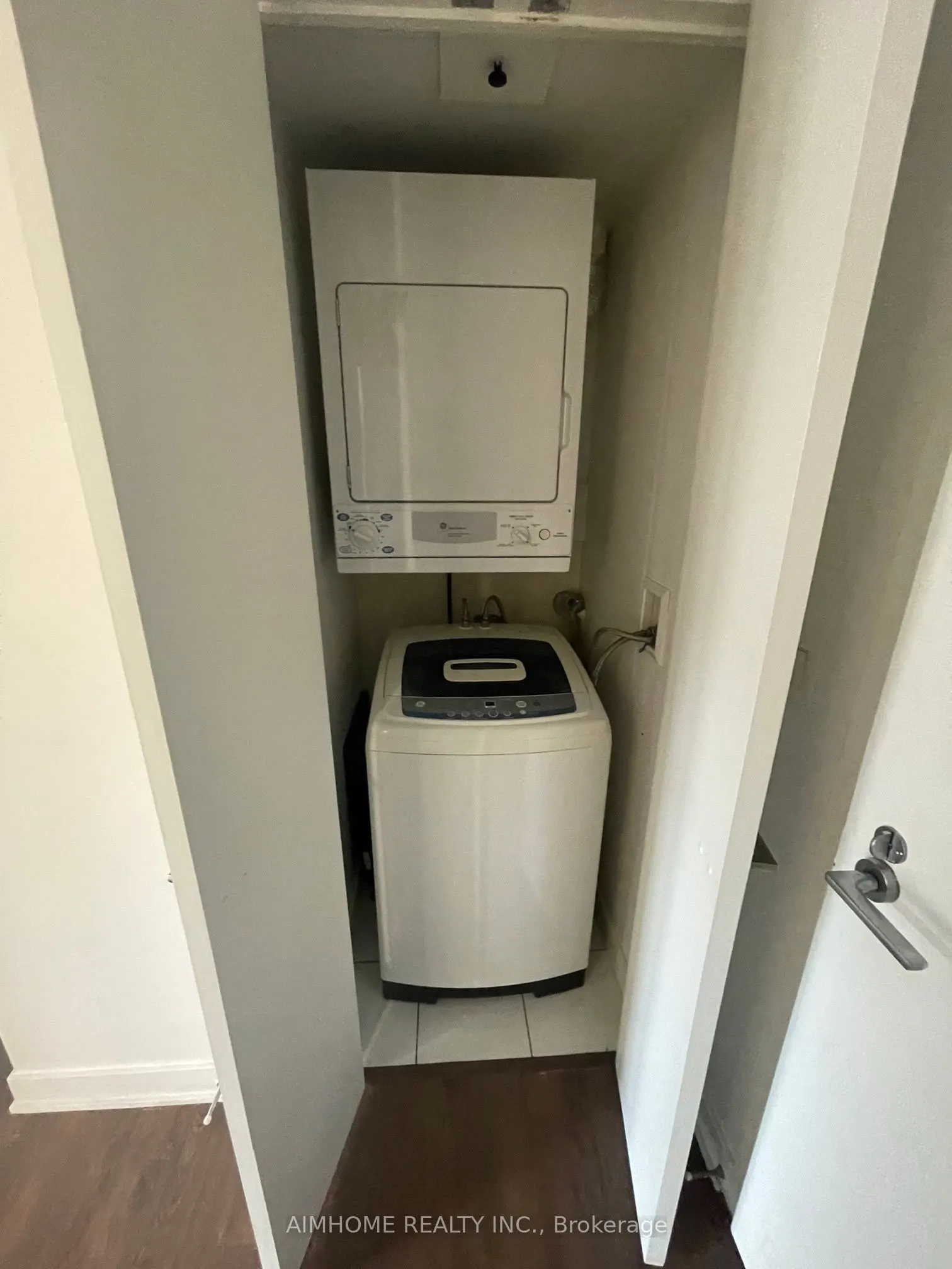 110 Charles Street E #803