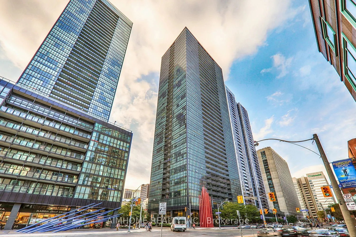 110 Charles Street E #803