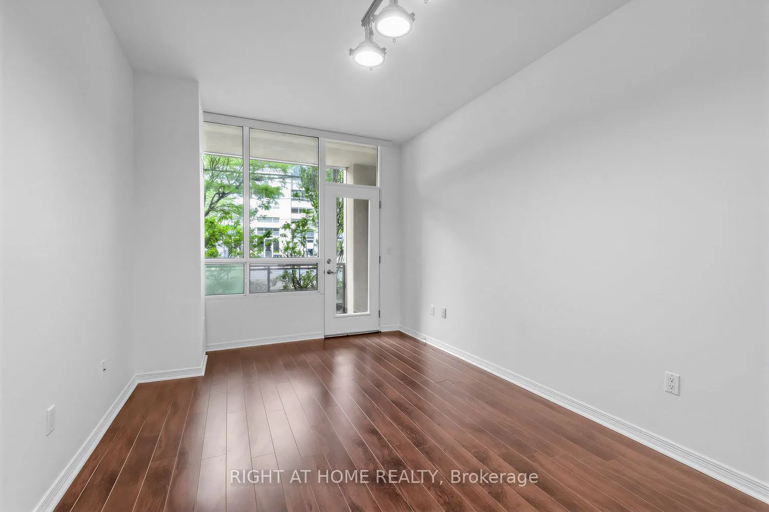 509 Beecroft Avenue #107