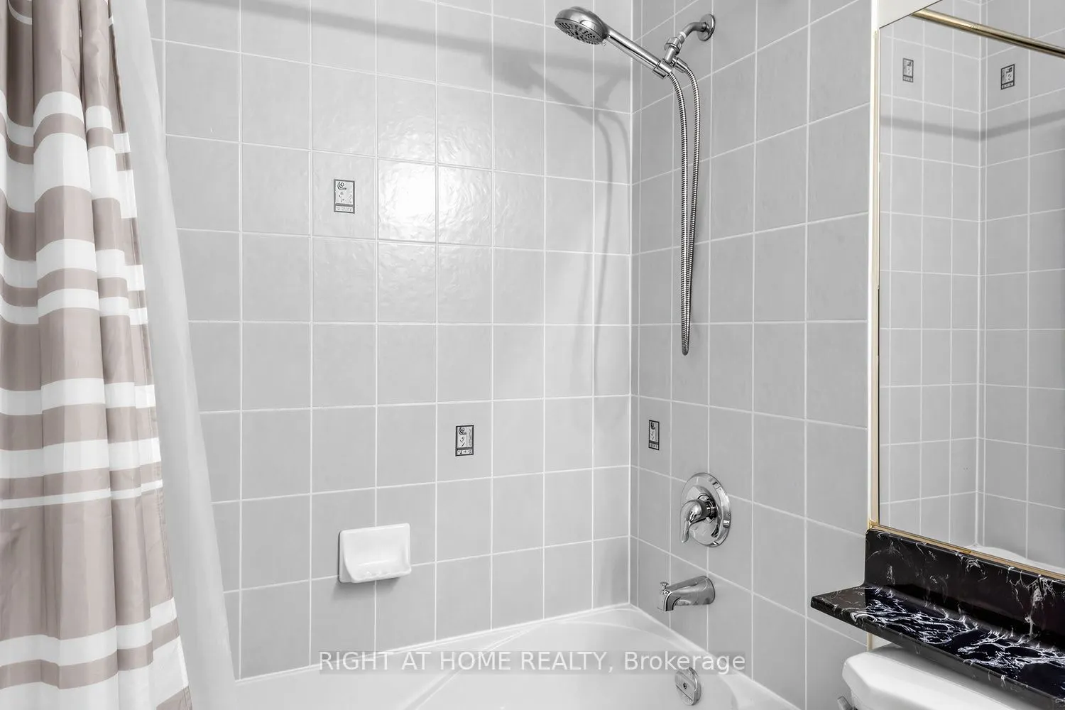 509 Beecroft Avenue #107