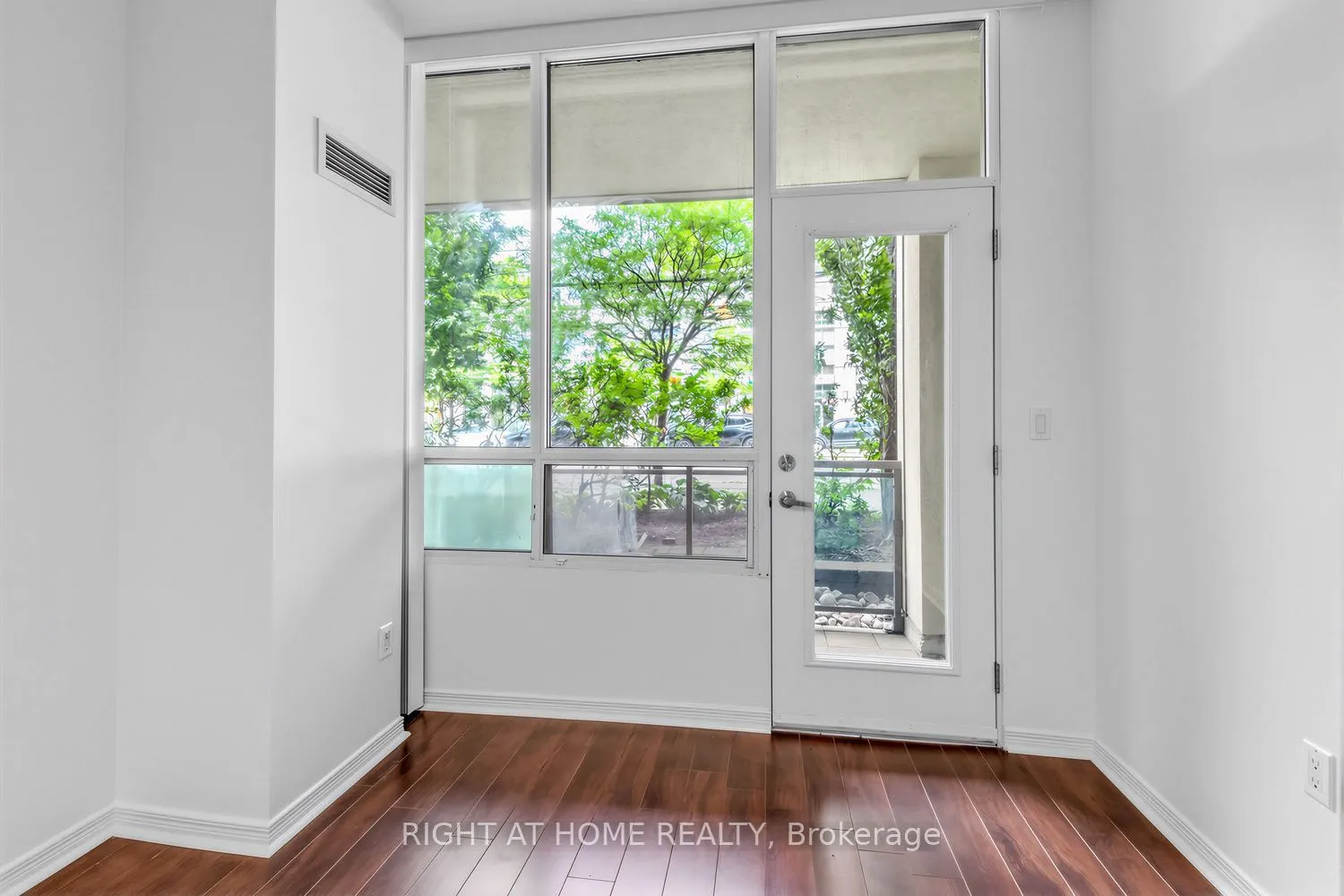 509 Beecroft Avenue #107