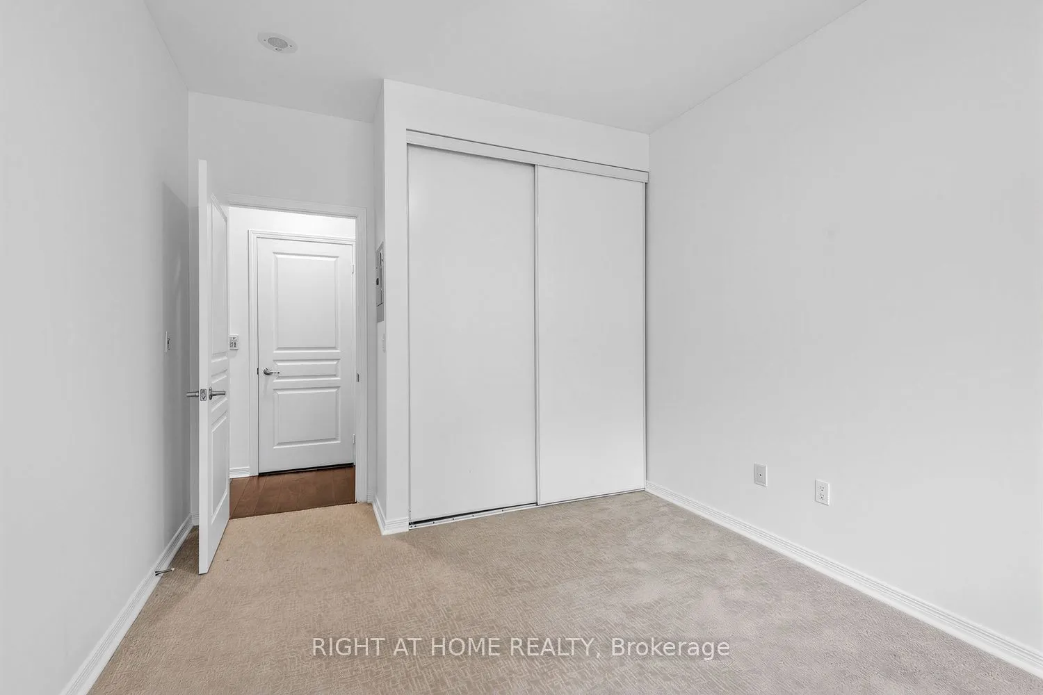 509 Beecroft Avenue #107