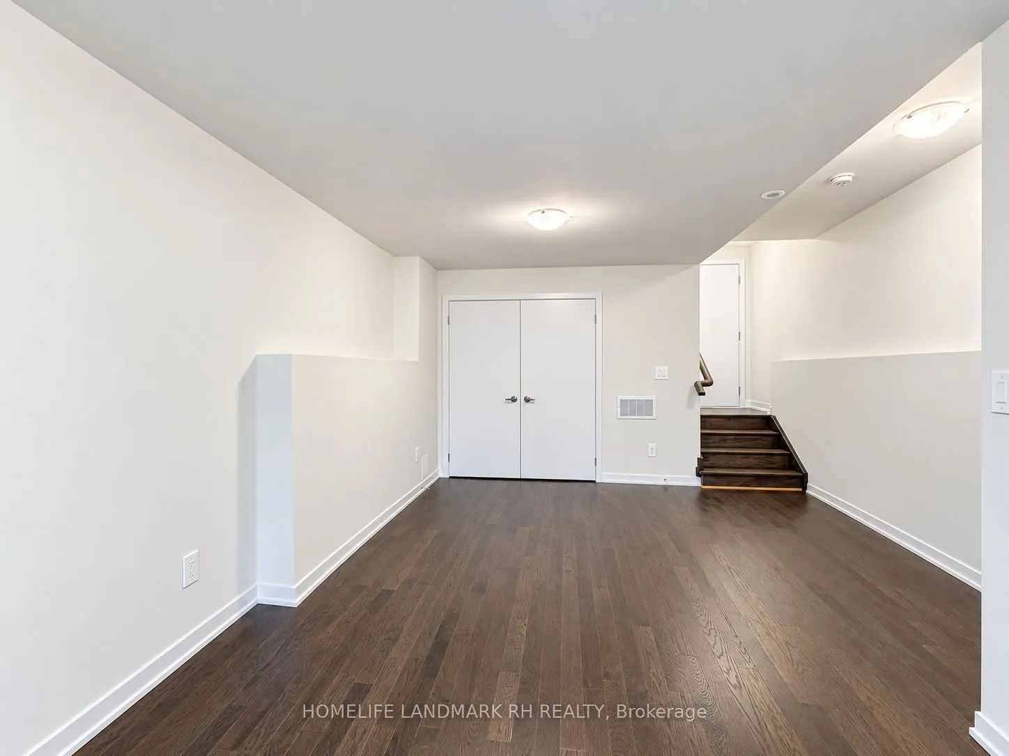 398 Lawrence Heights Way
