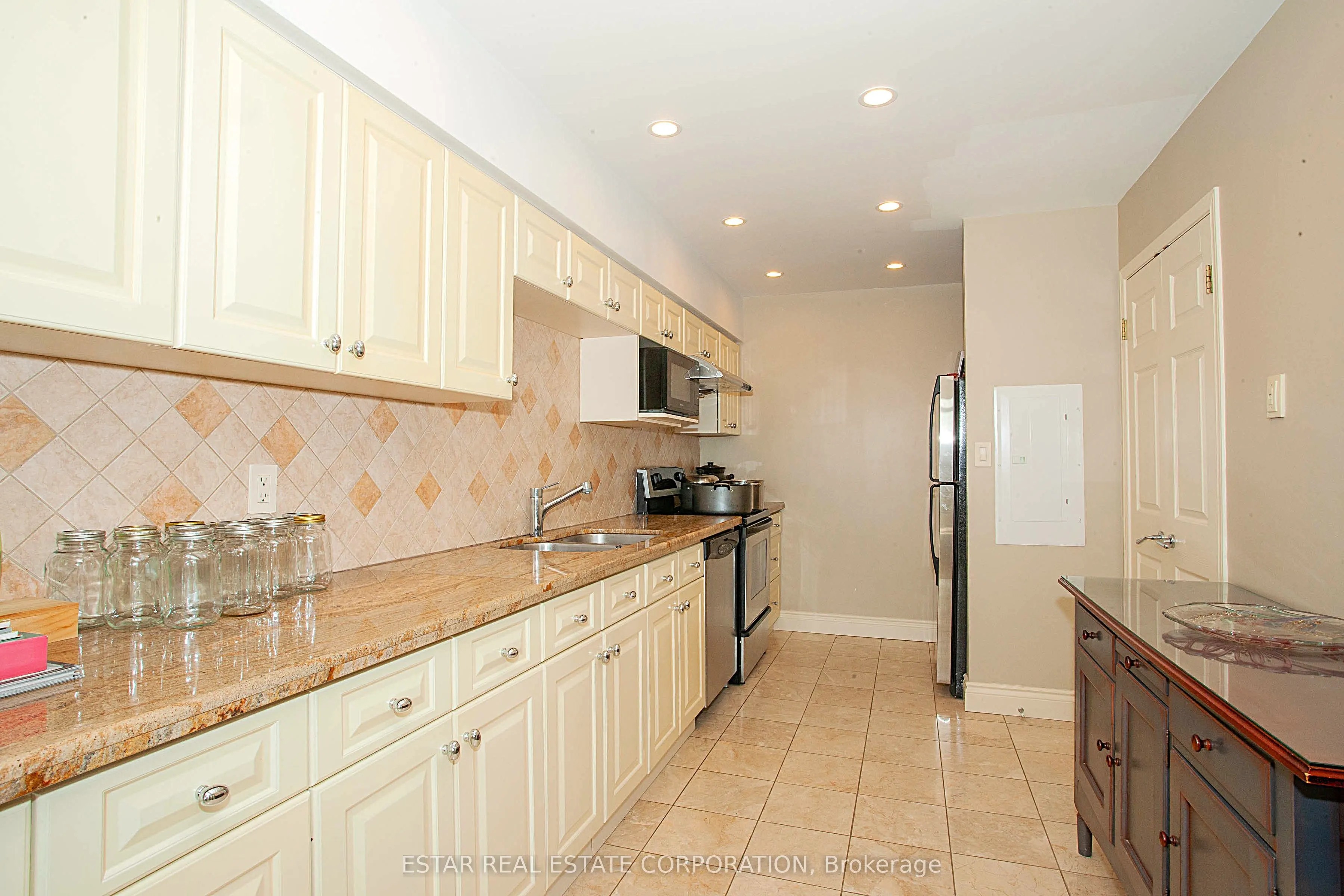 3300 Don Mills Road #2609
