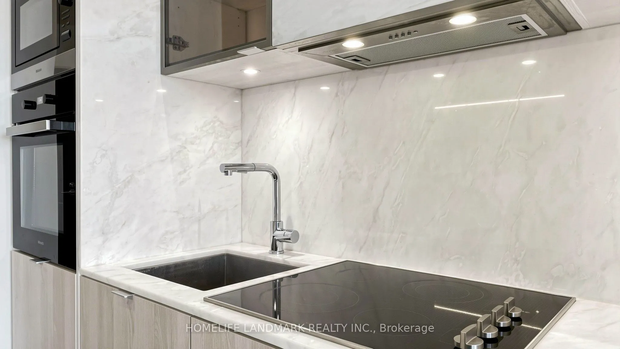 11 Yorkville Avenue #4803
