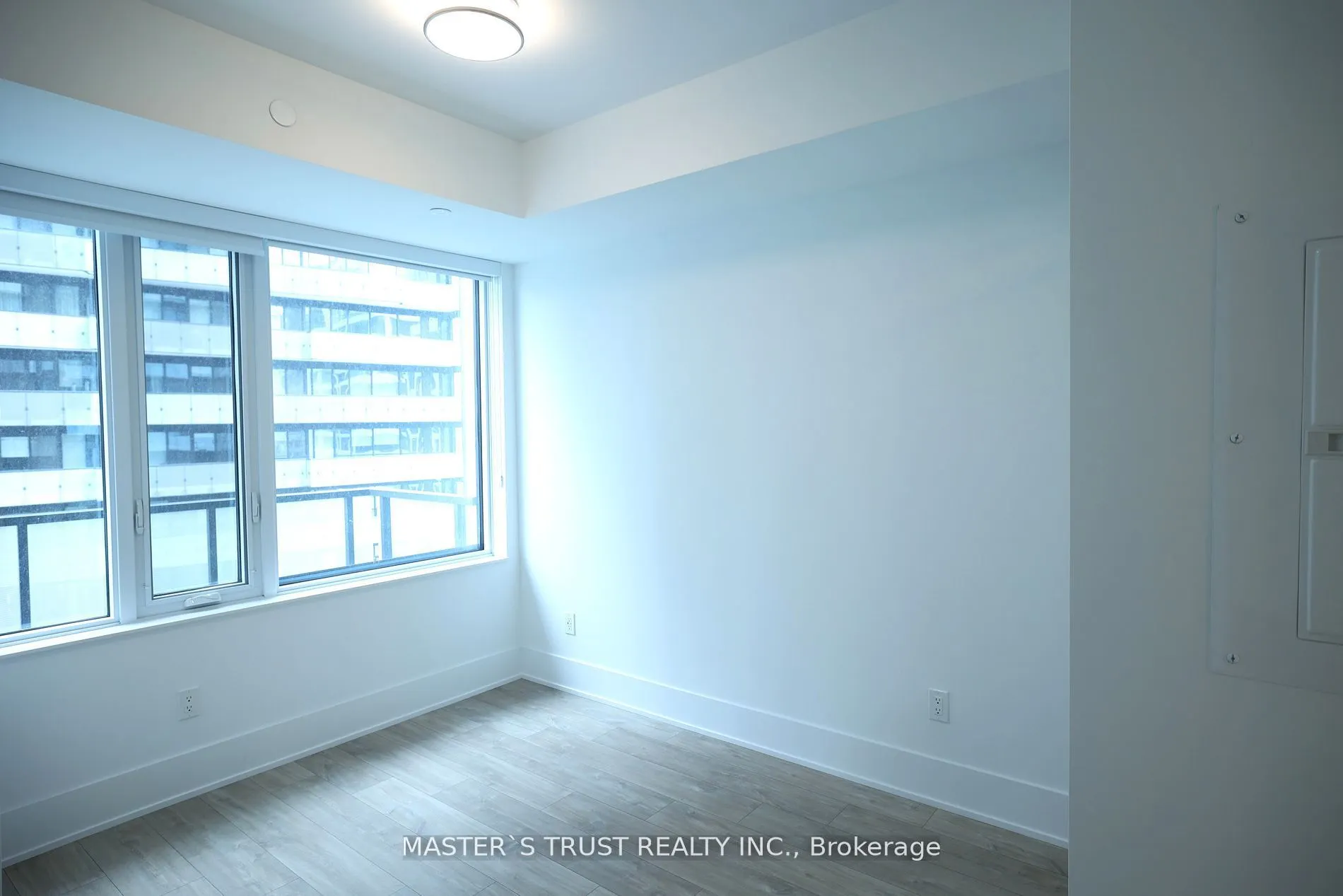 470 Front Street W #803