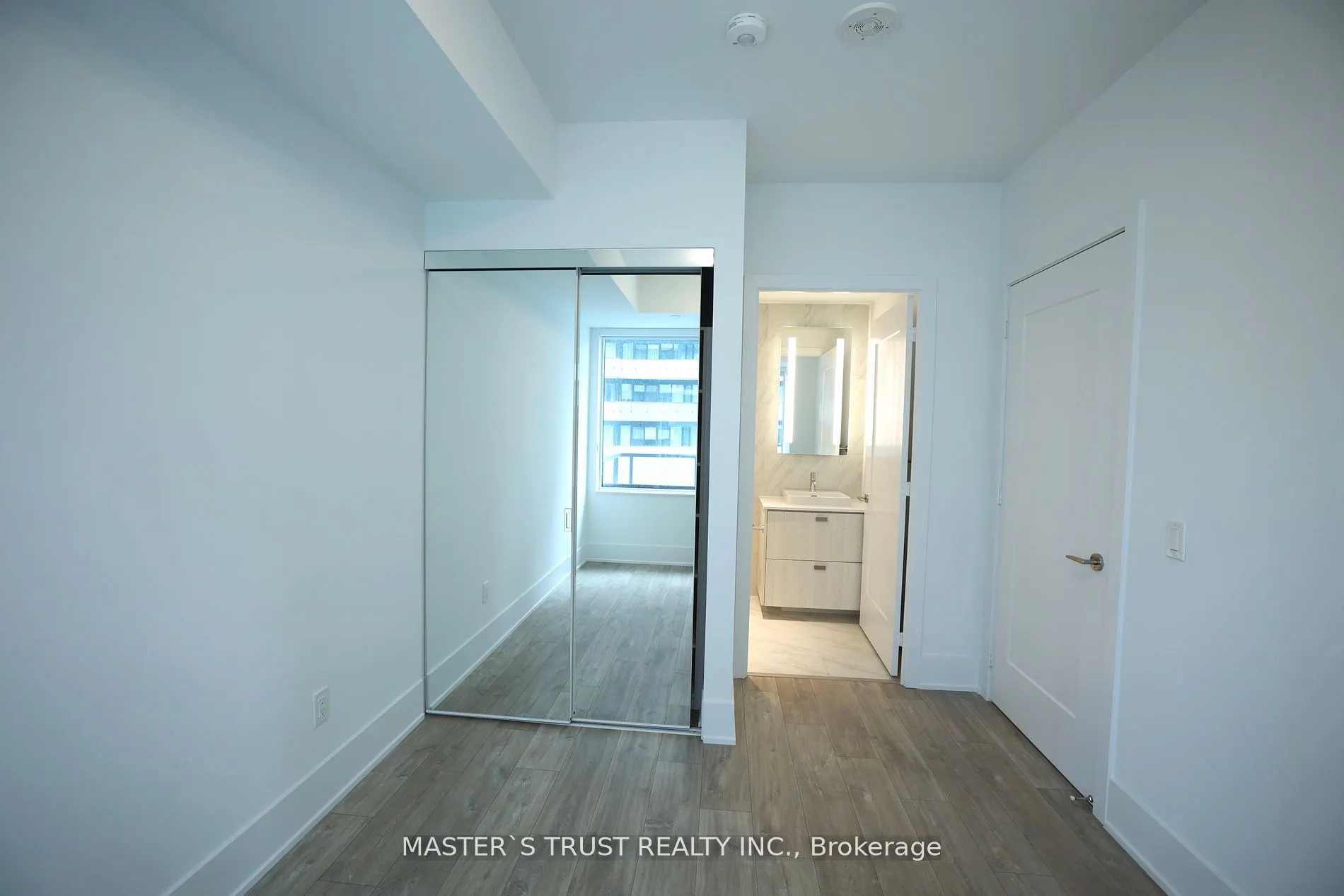 470 Front Street W #803