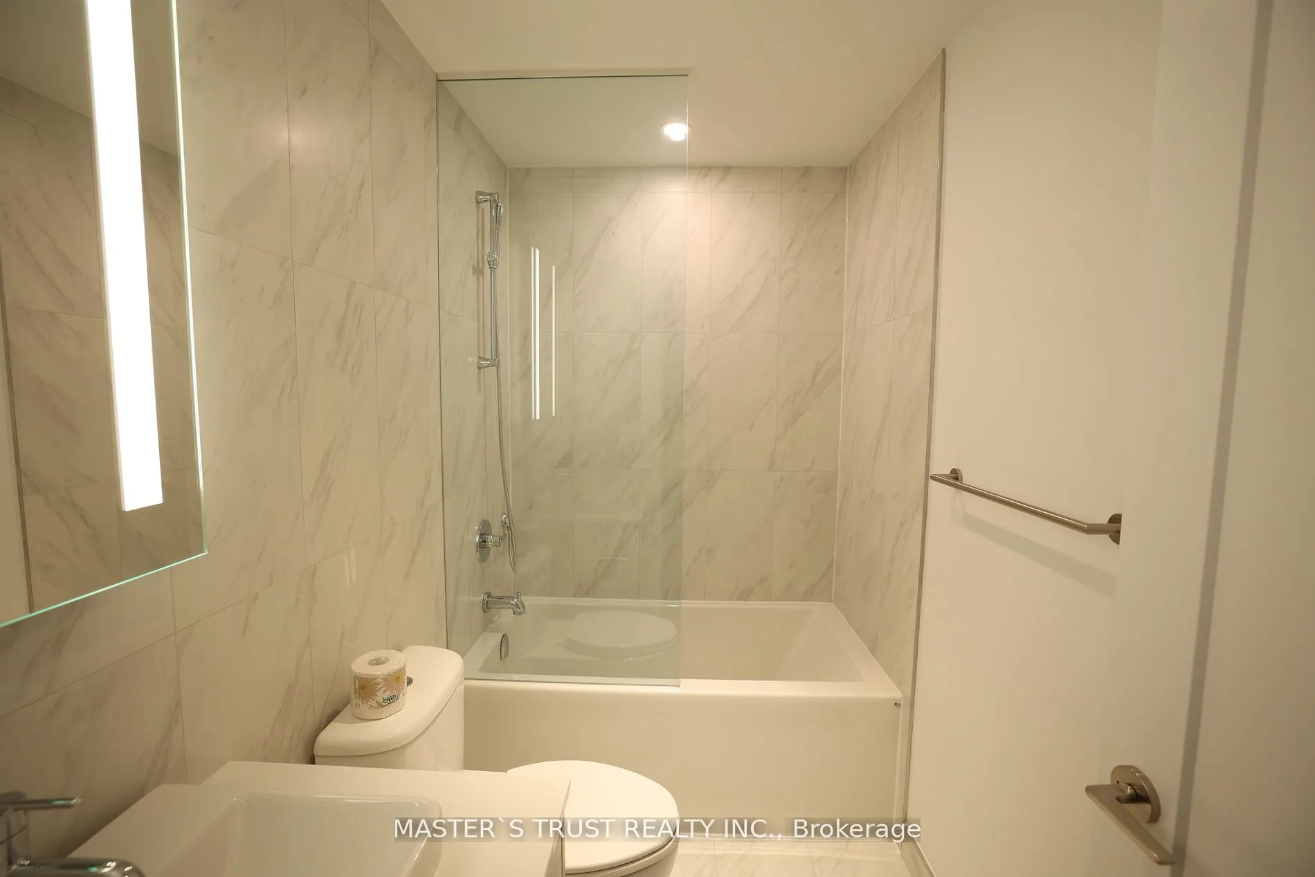 470 Front Street W #803
