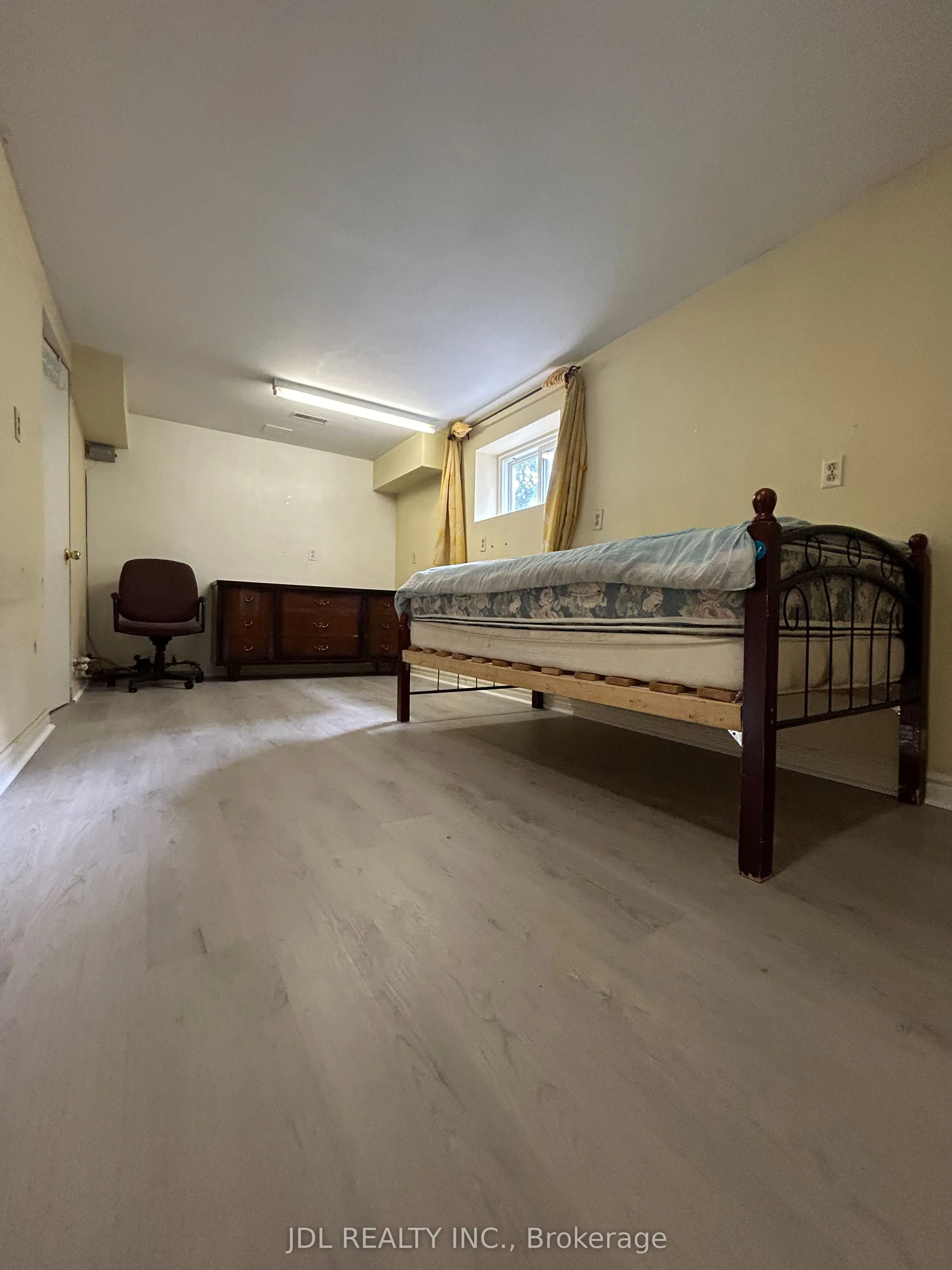 186 Wilfred Ave Avenue #Renovated Bedroom A bsmt