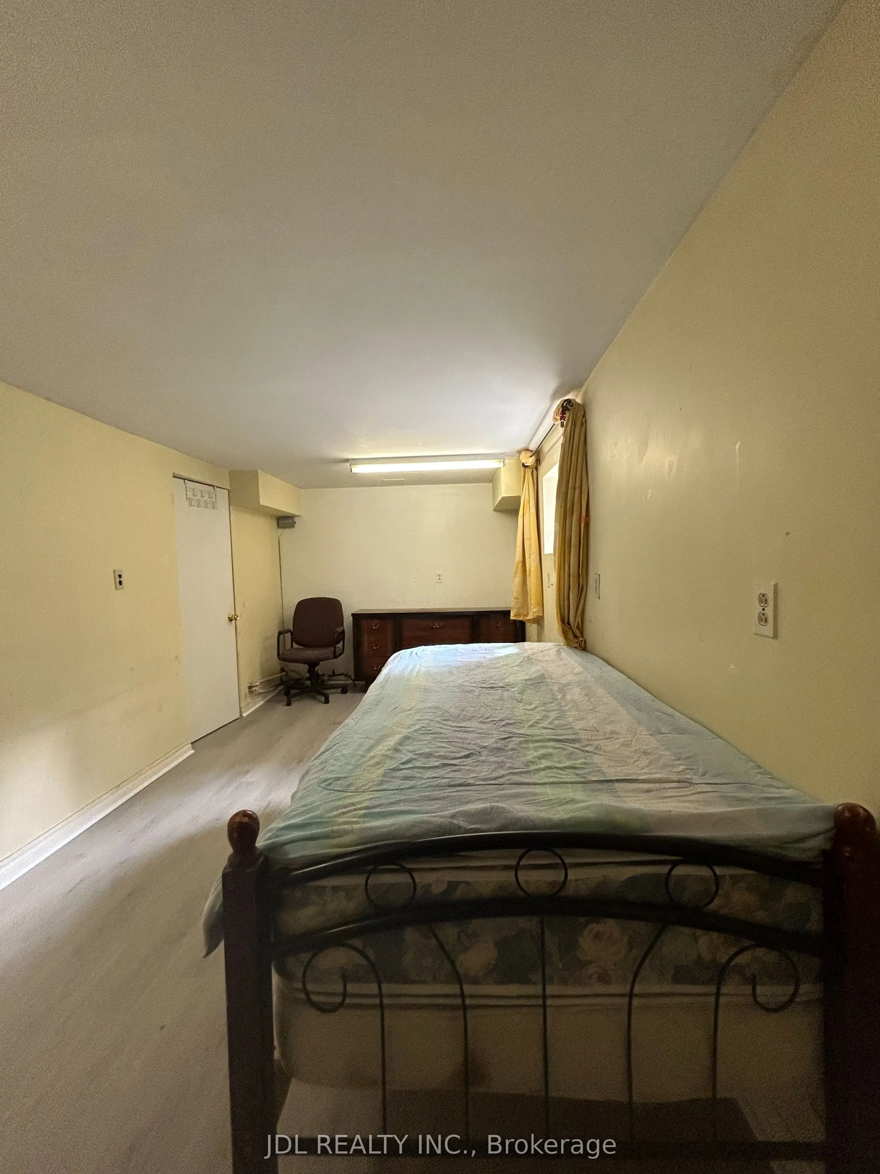 186 Wilfred Ave Avenue #Renovated Bedroom A bsmt
