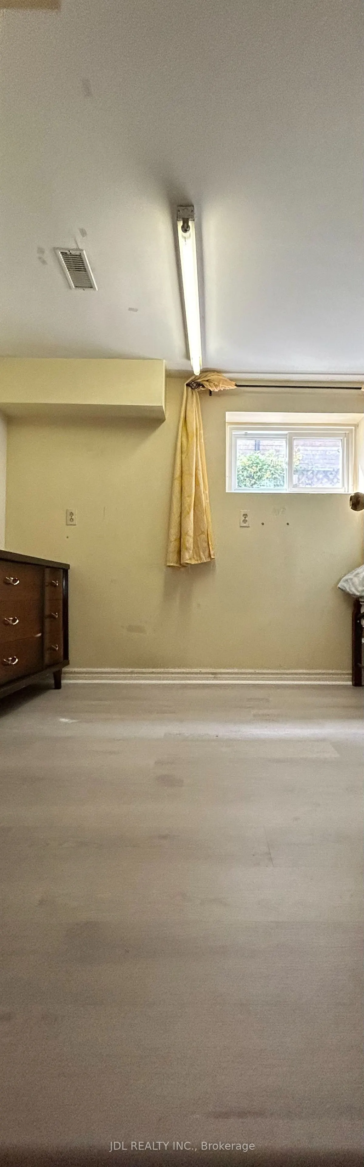 186 Wilfred Ave Avenue #Renovated Bedroom A bsmt