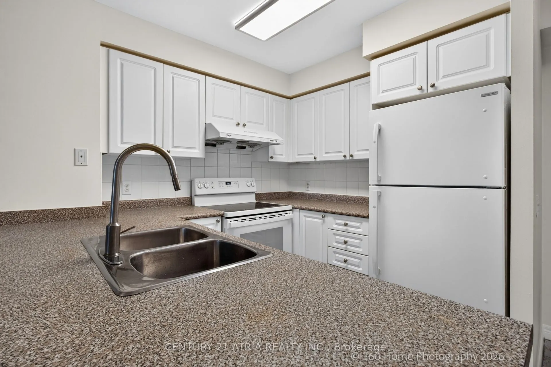 18 parkview Avenue #1115