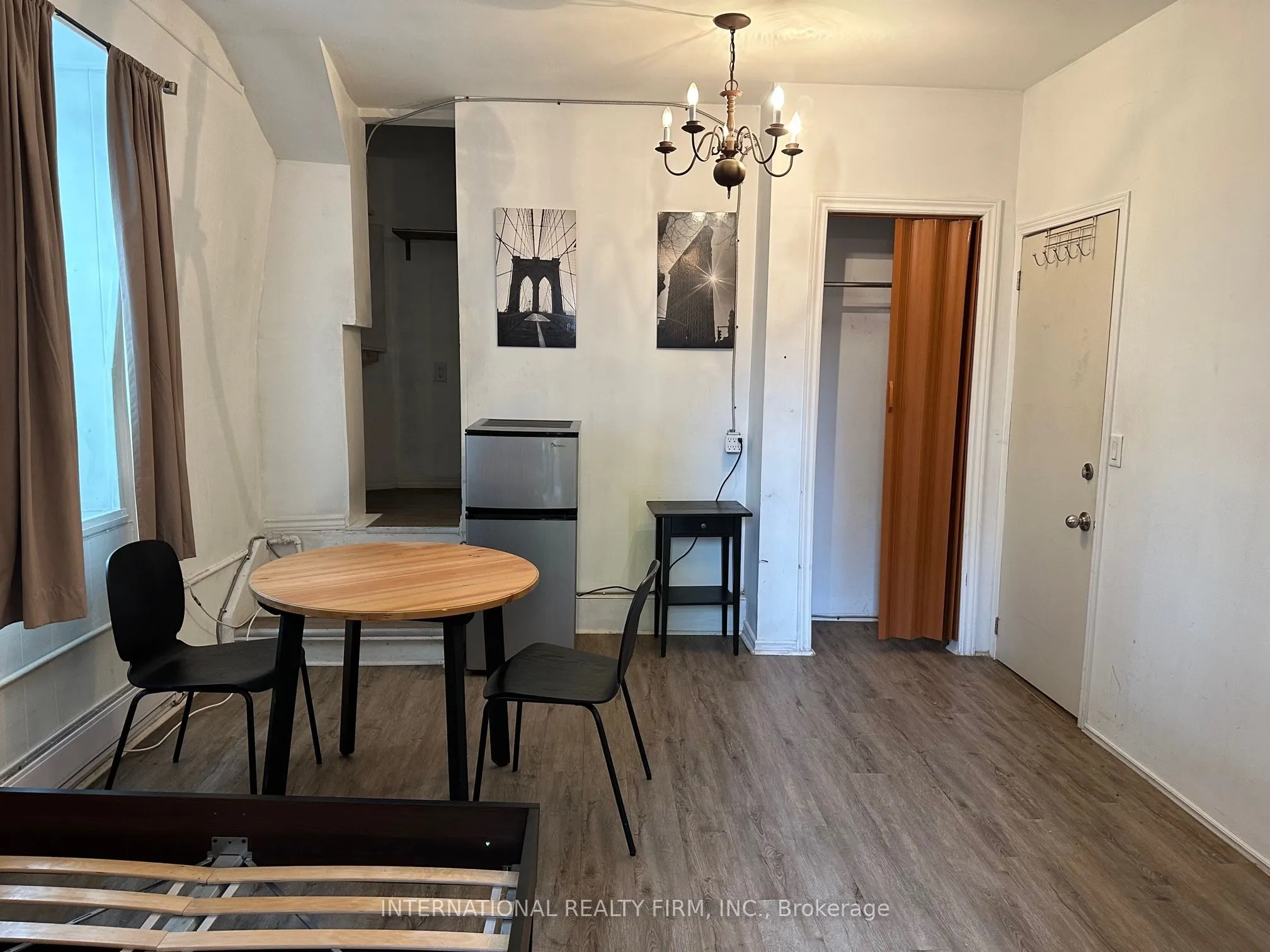 201 Dundas Street E #1