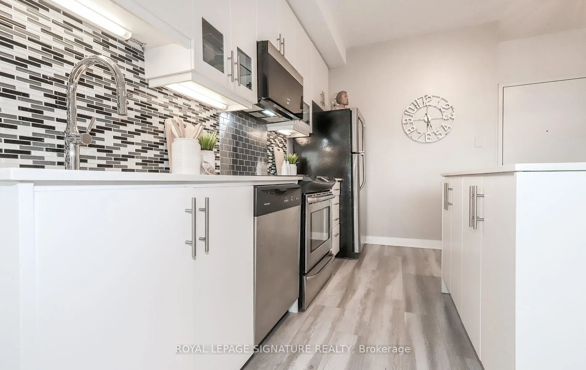 1171 Queen Street W #612