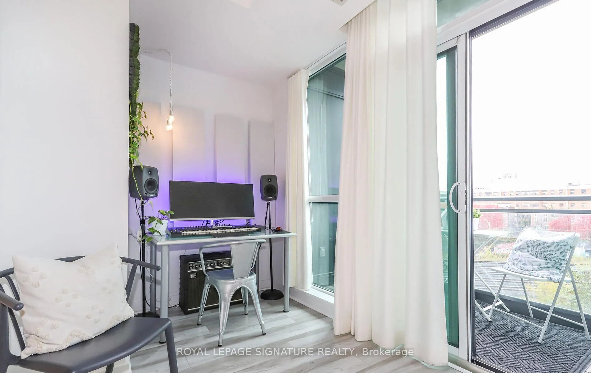1171 Queen Street W #612