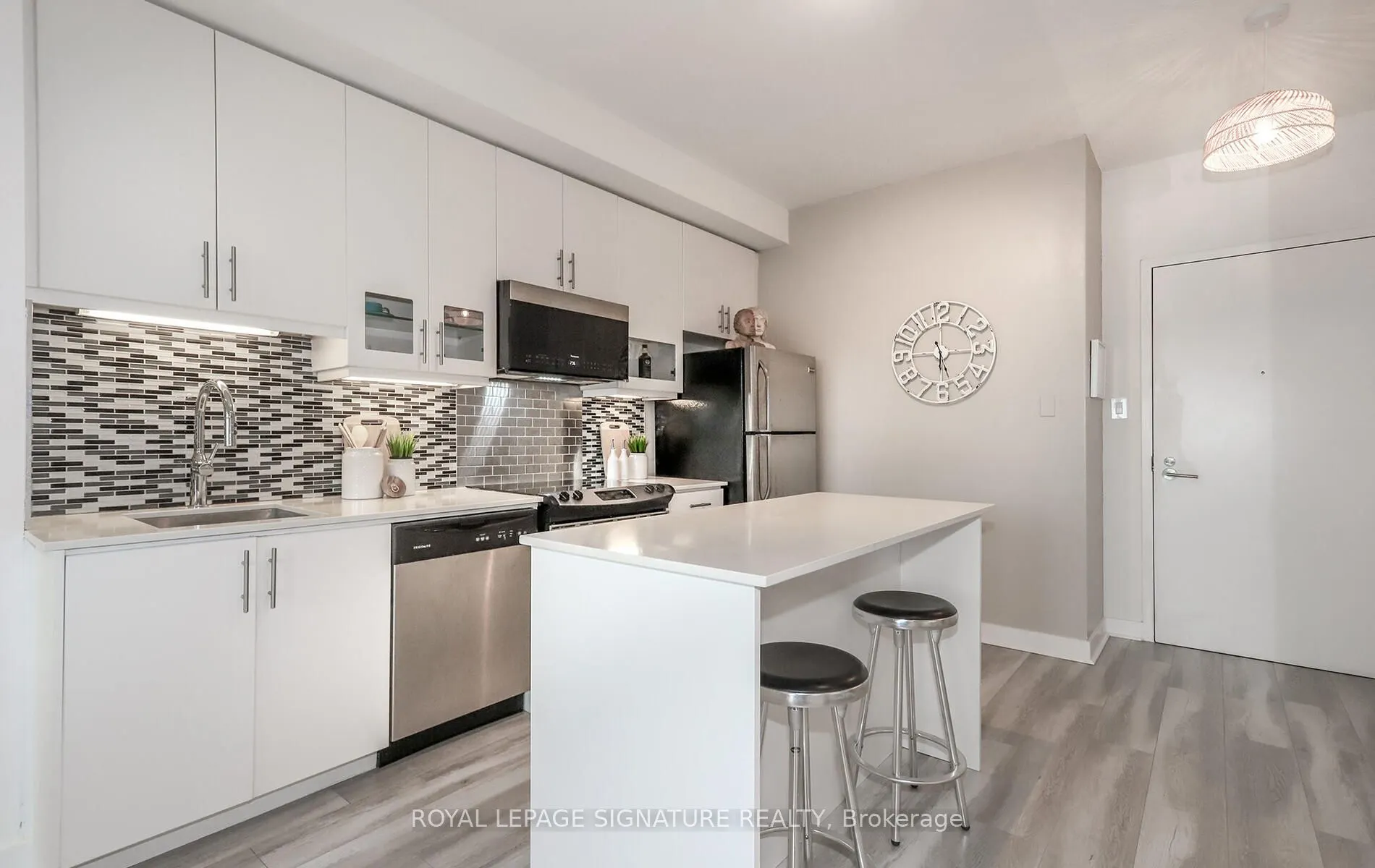 1171 Queen Street W #612
