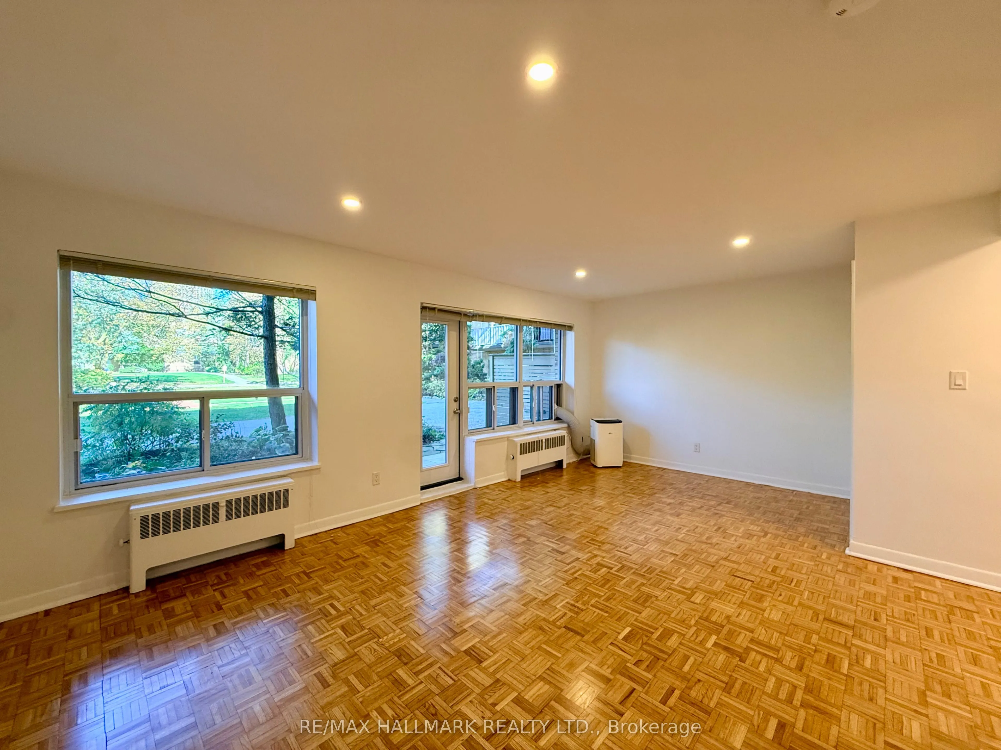 28 Upper Canada Drive #111