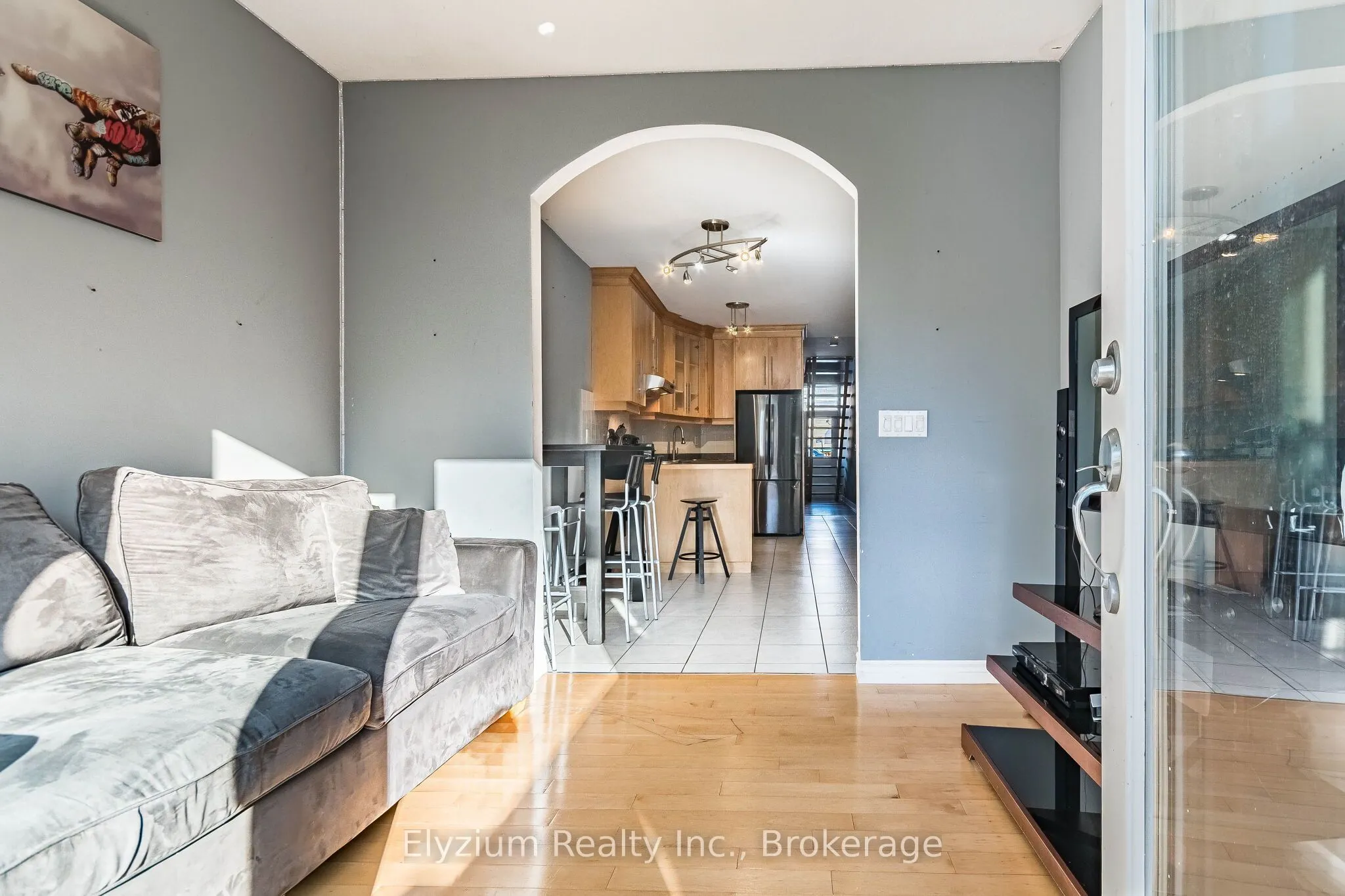 785 Adelaide Street W