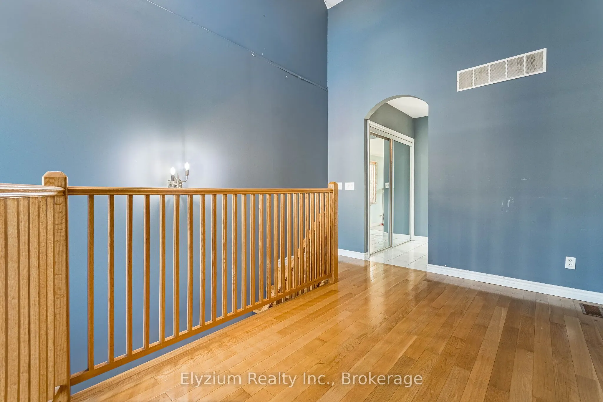 785 Adelaide Street W