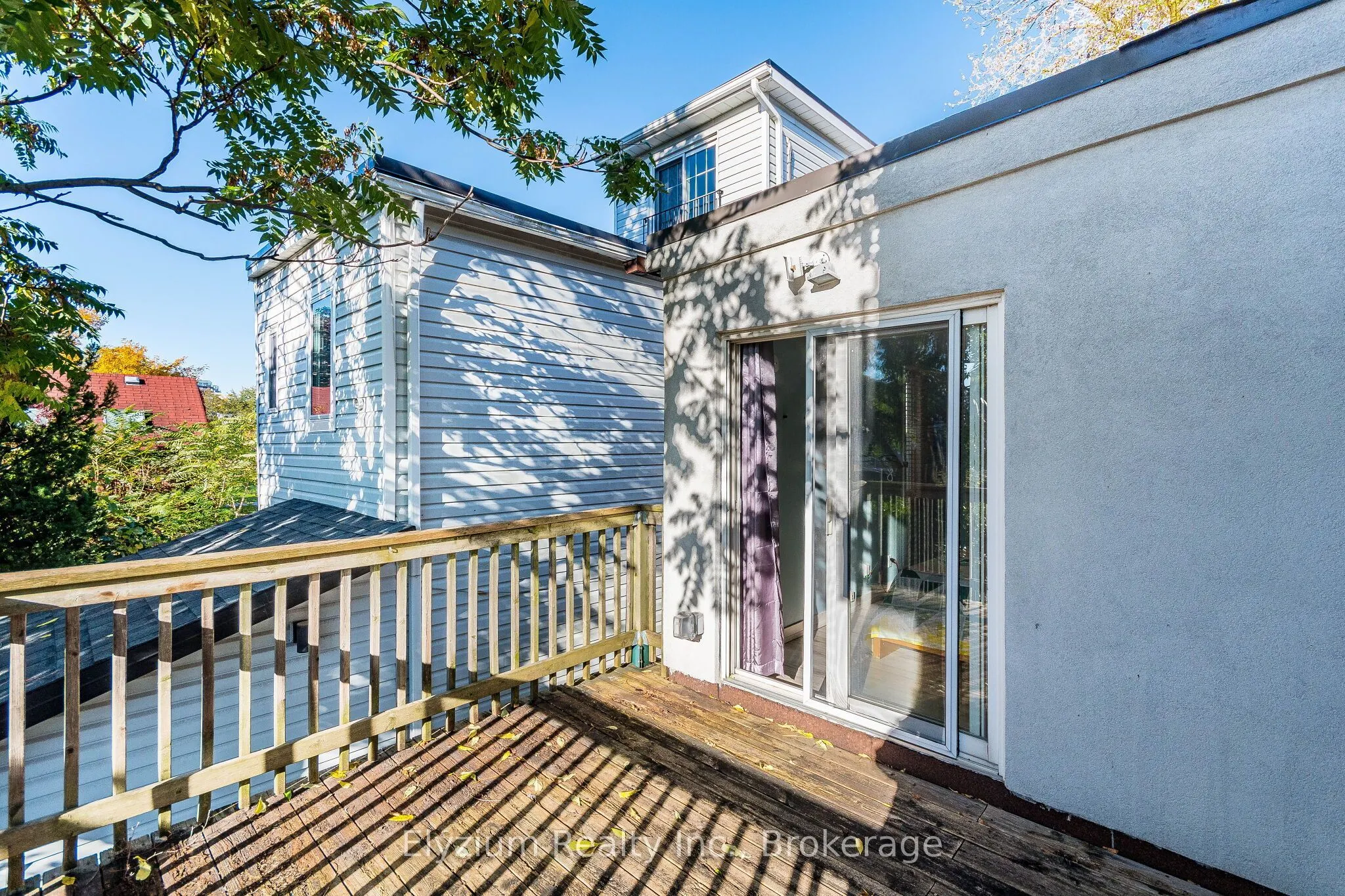 785 Adelaide Street W