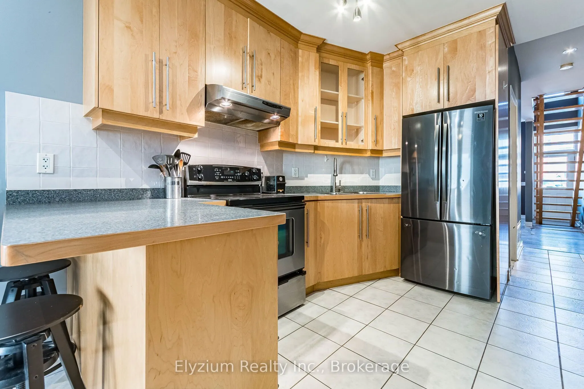 785 Adelaide Street W