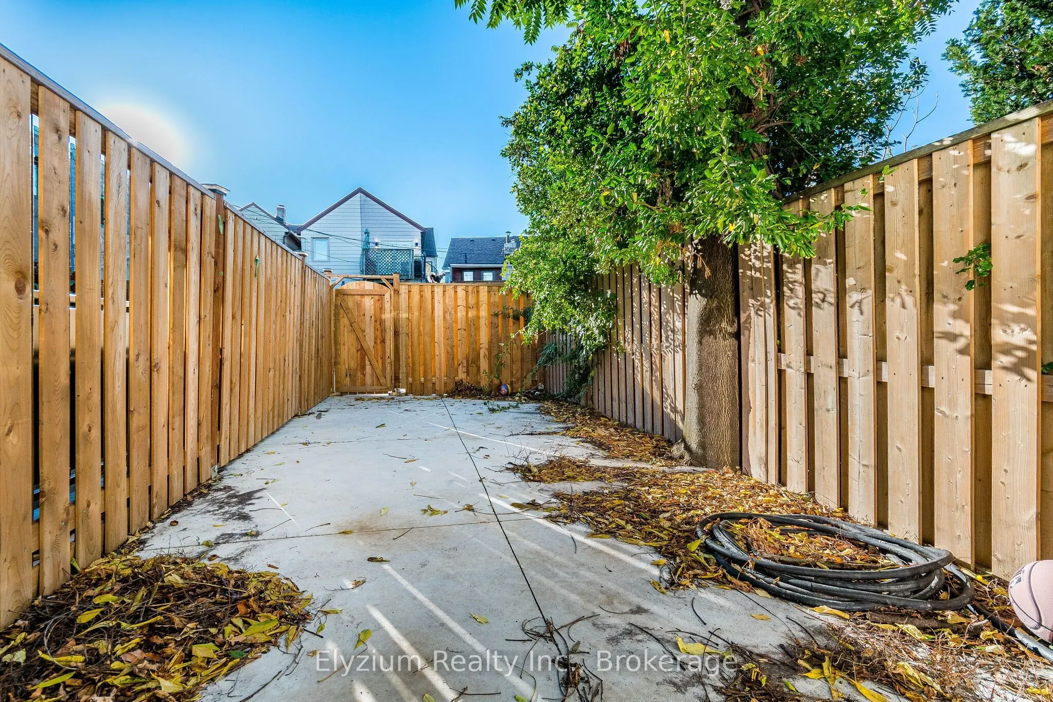 785 Adelaide Street W