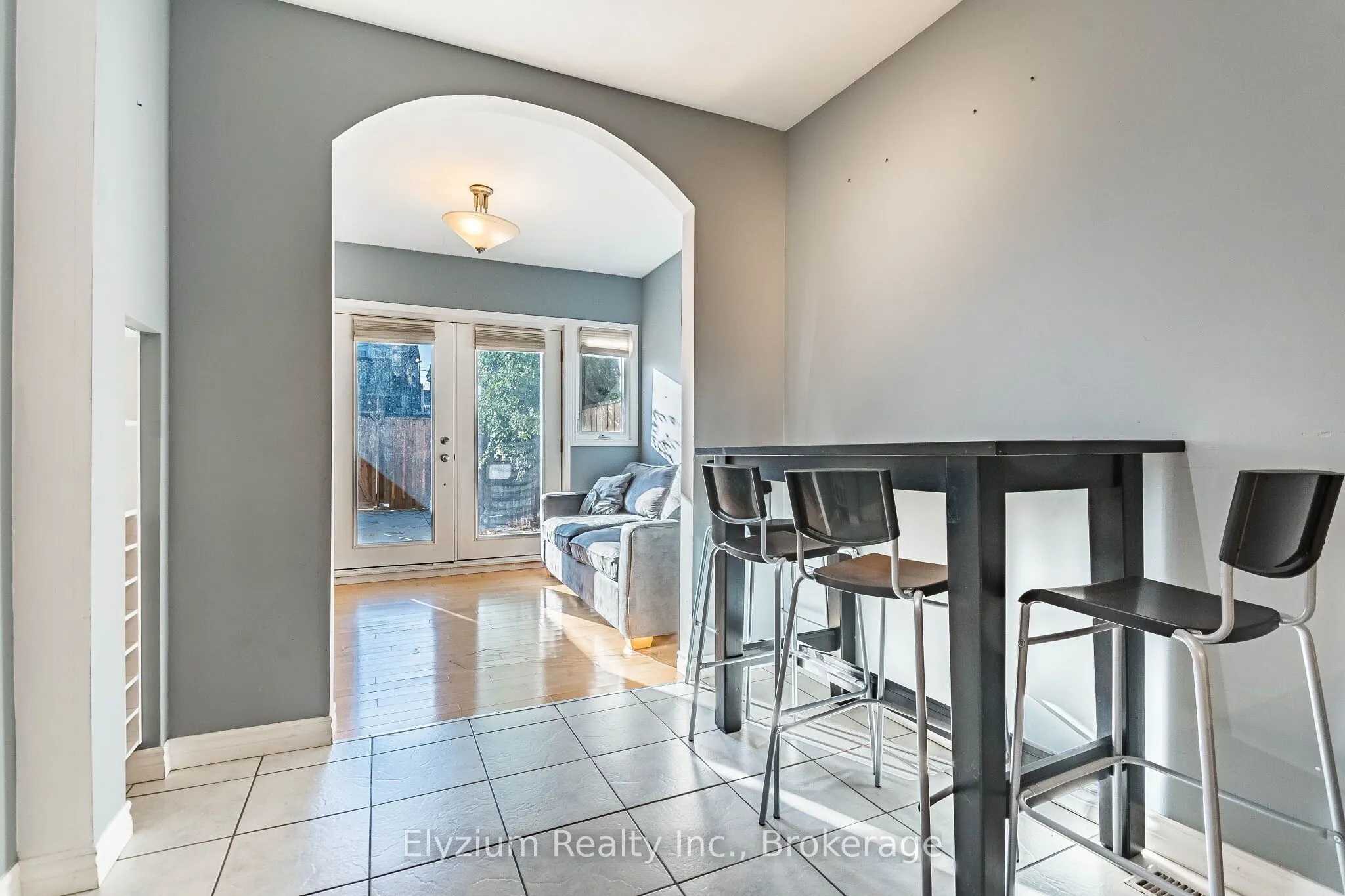 785 Adelaide Street W