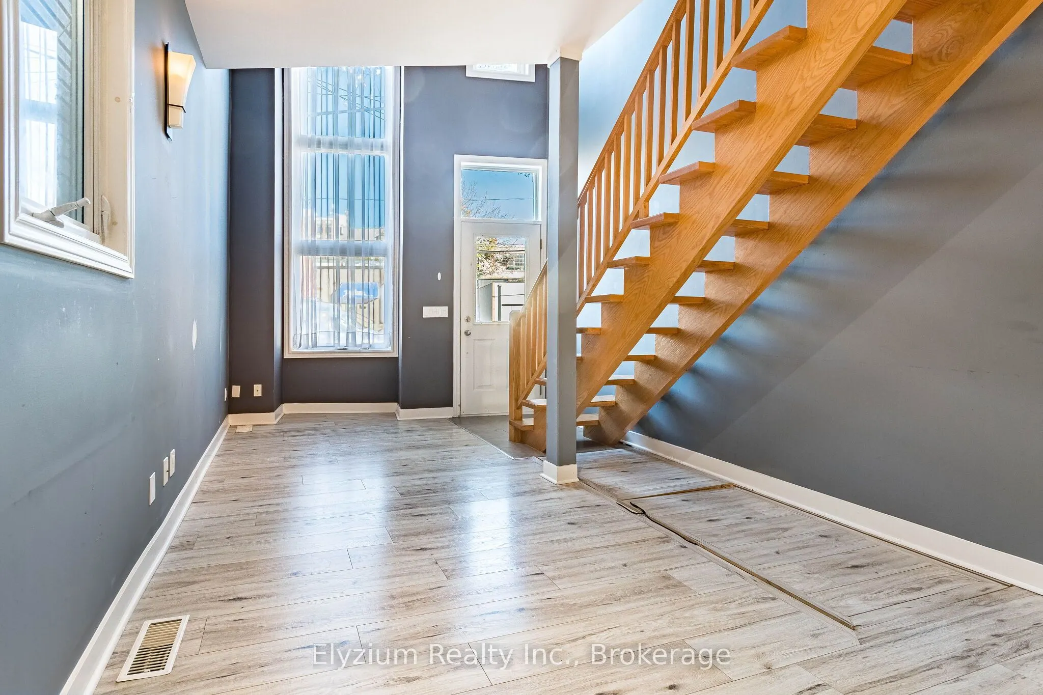 785 Adelaide Street W