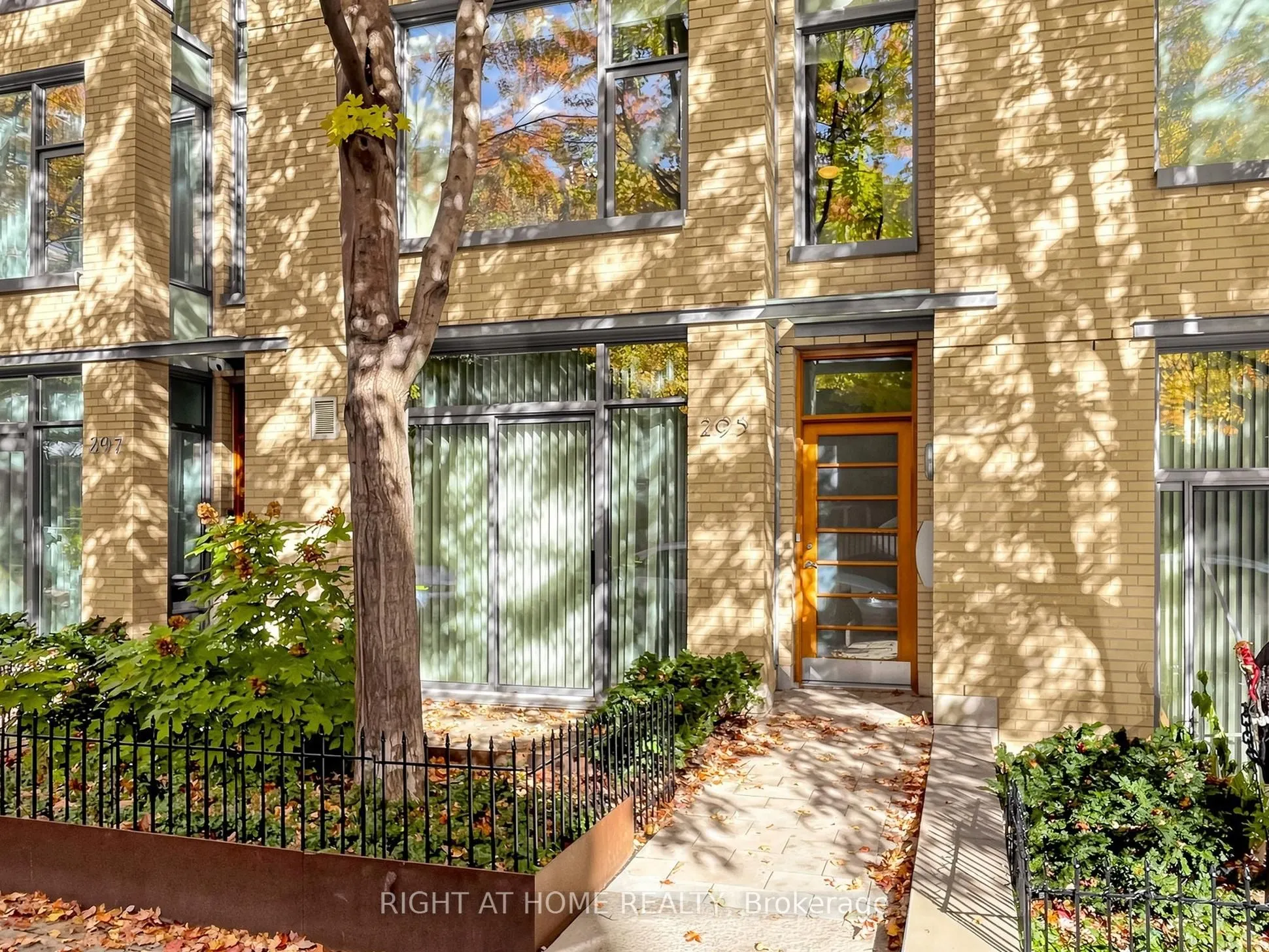 295 Mutual Street #4