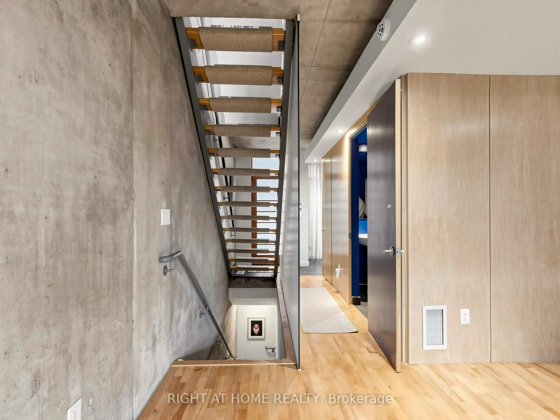 295 Mutual Street #4