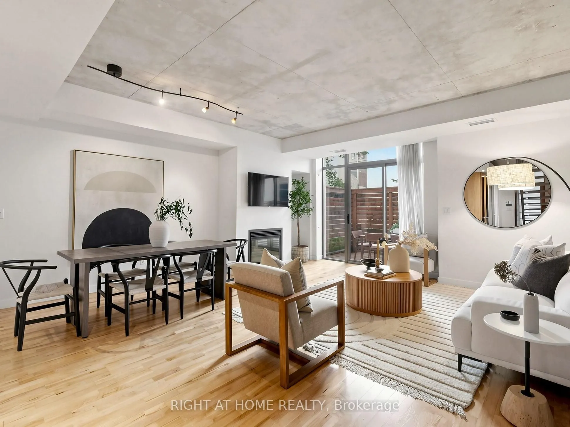 295 Mutual Street #4