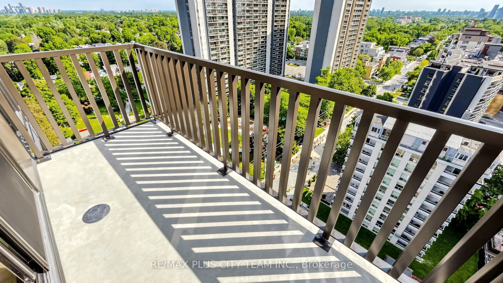 109 Erskine Avenue #1703