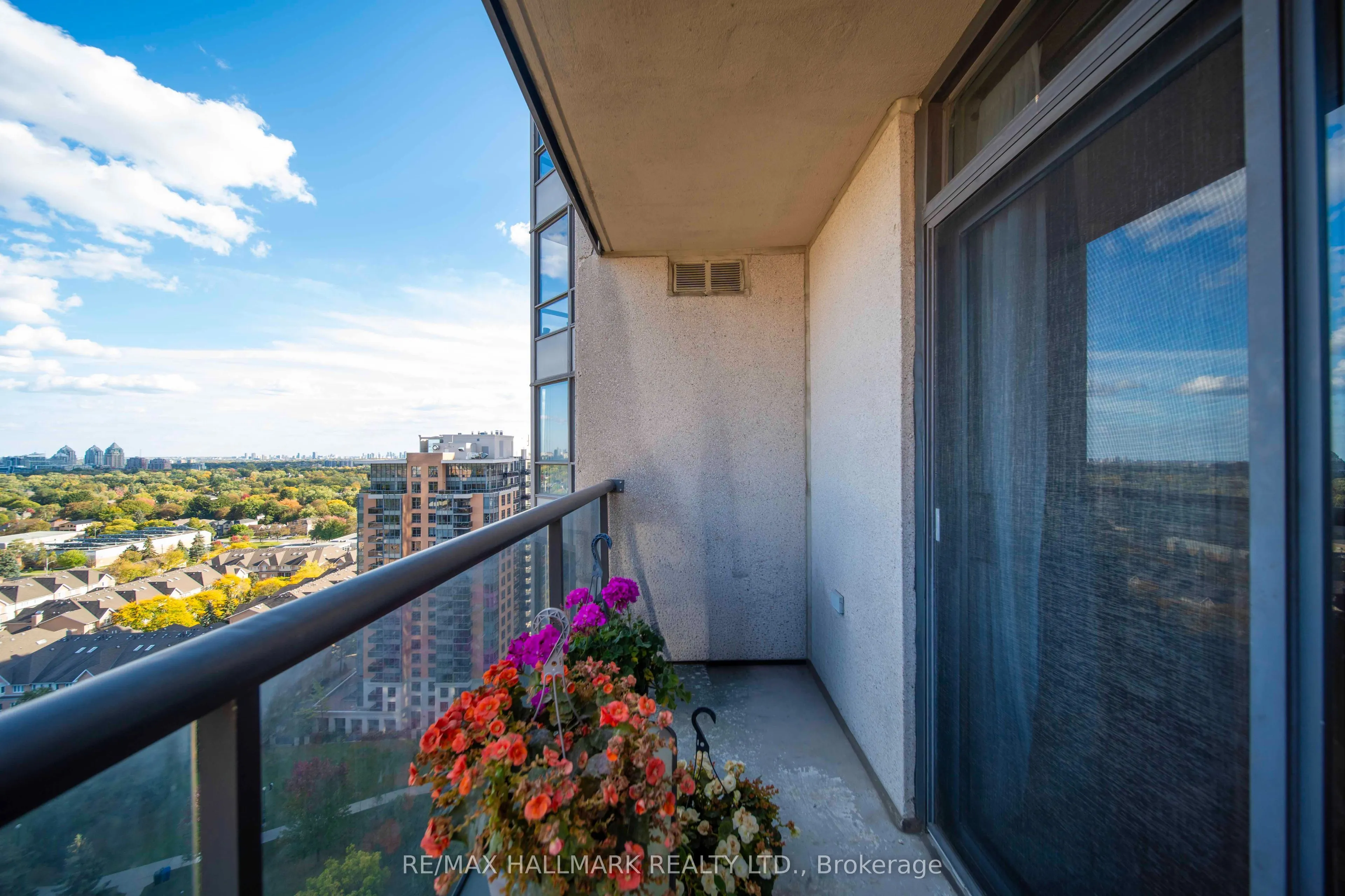 10 Northtown Way #1812