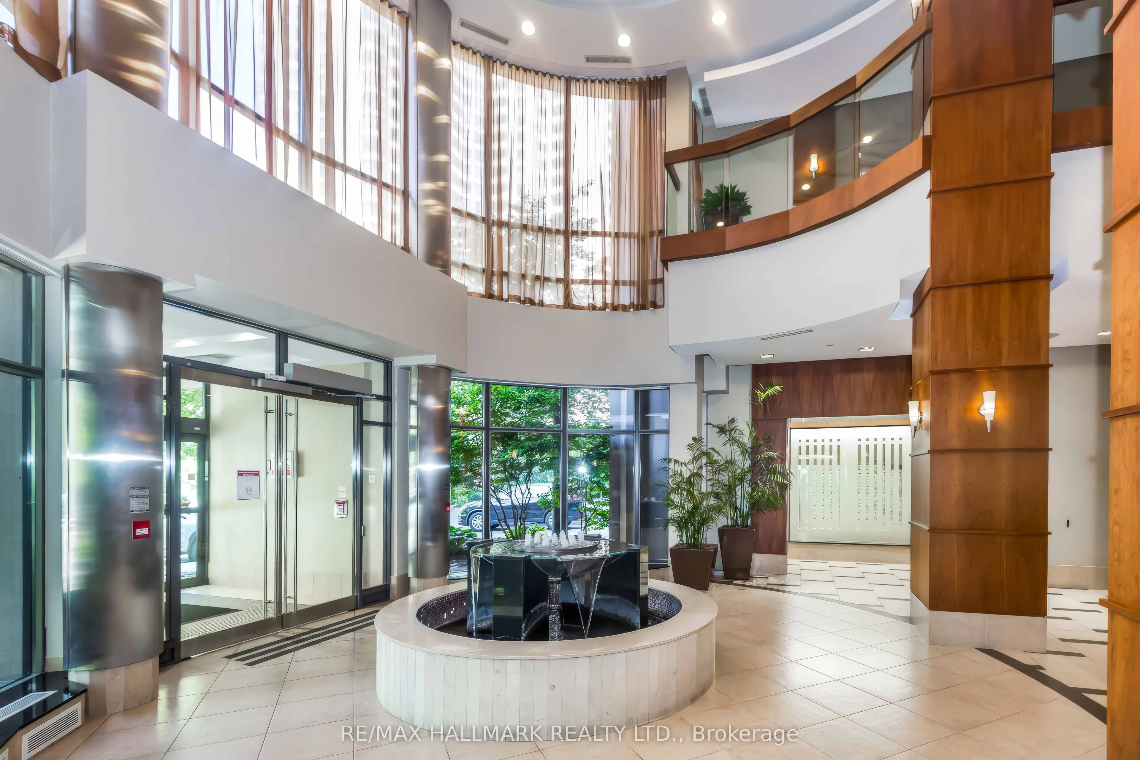 10 Northtown Way #1812