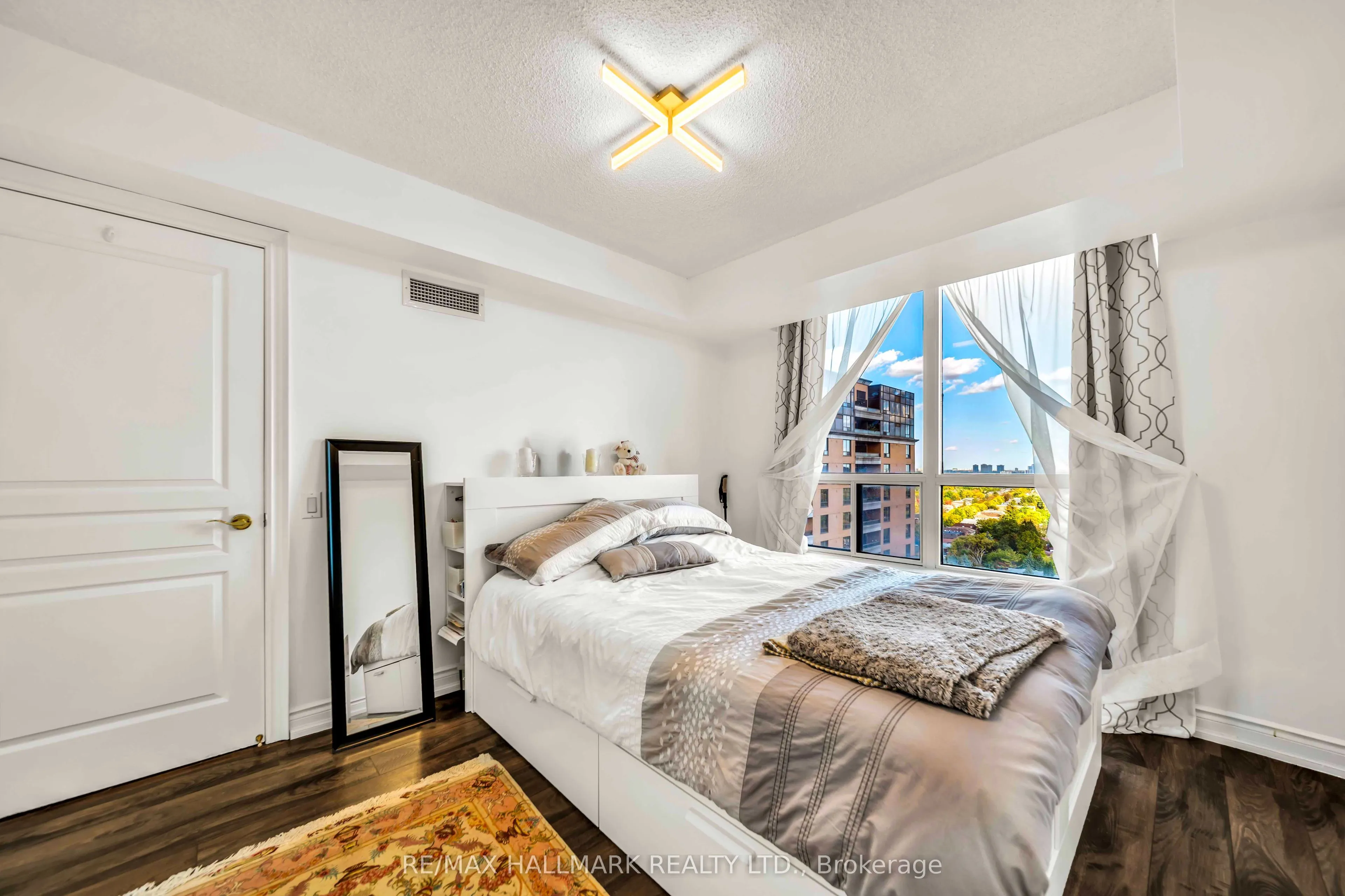 10 Northtown Way #1812