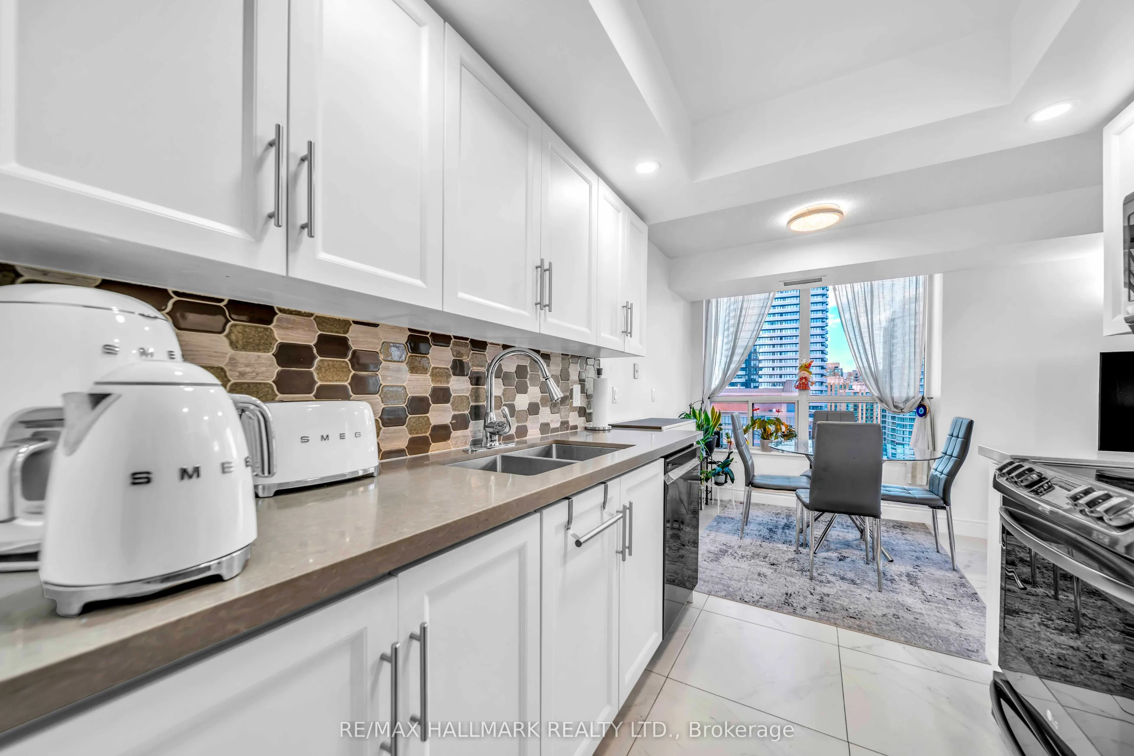 10 Northtown Way #1812