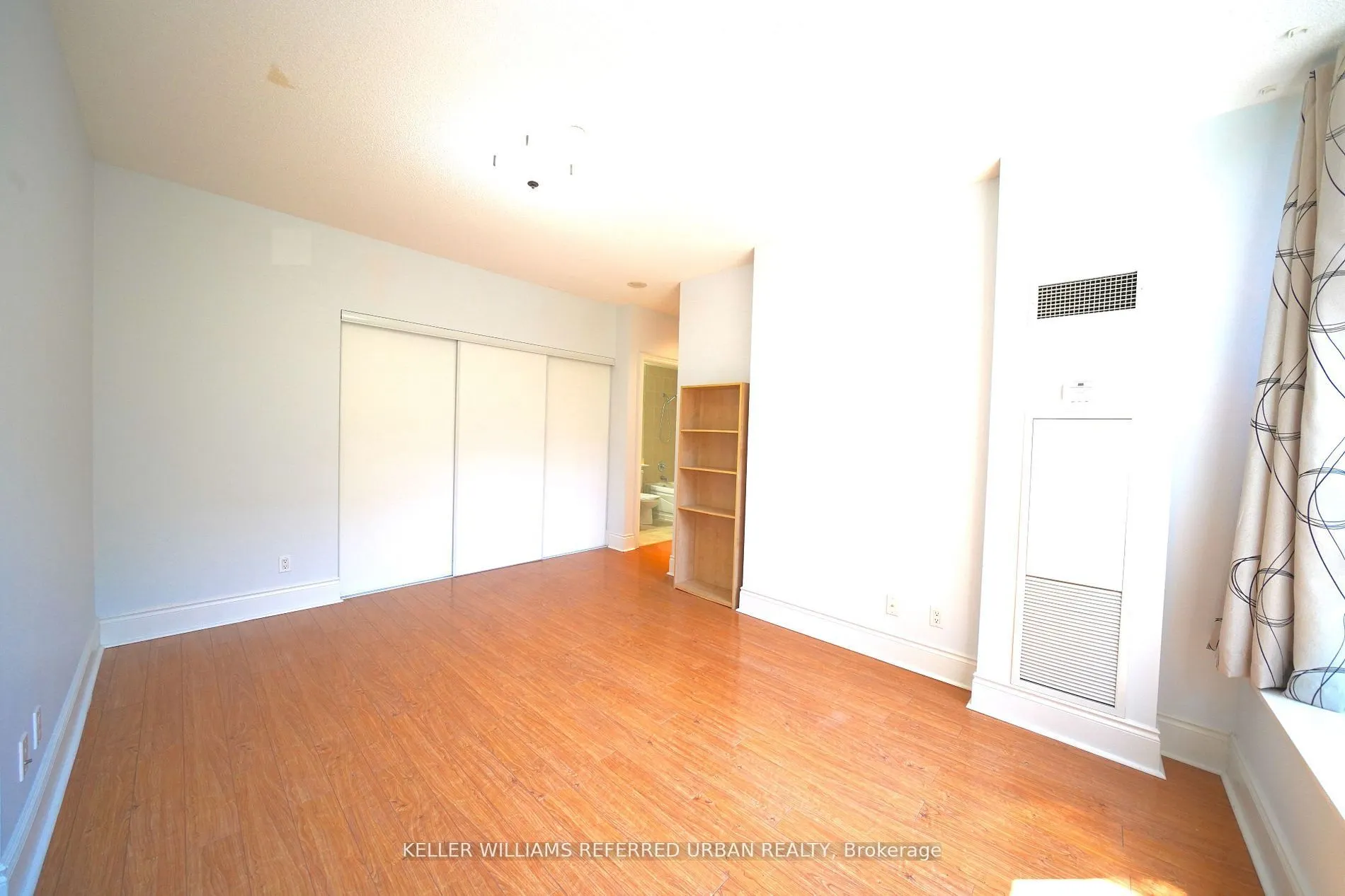 10 Northtown Way #212