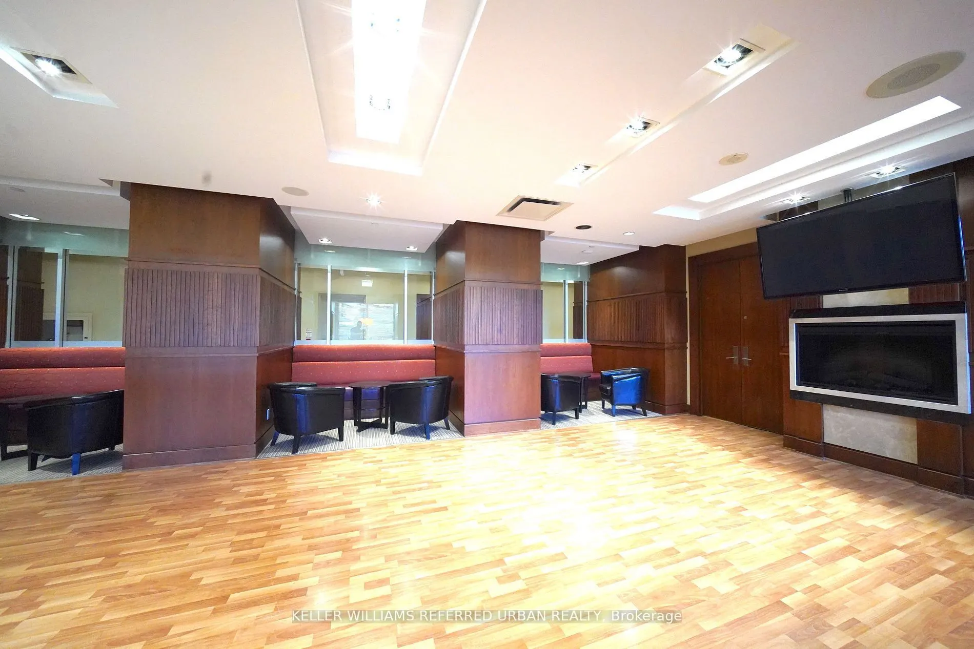 10 Northtown Way #212