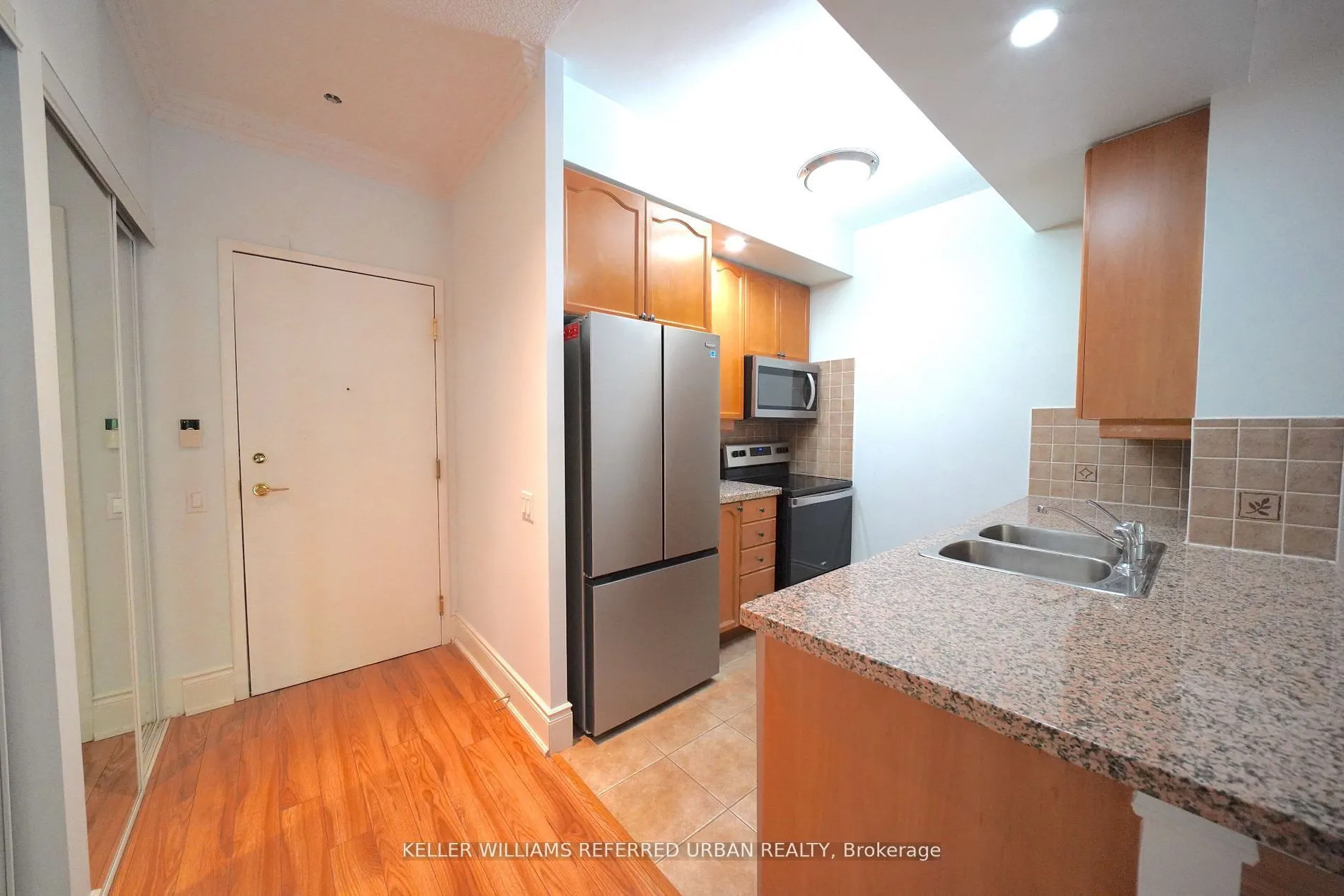 10 Northtown Way #212
