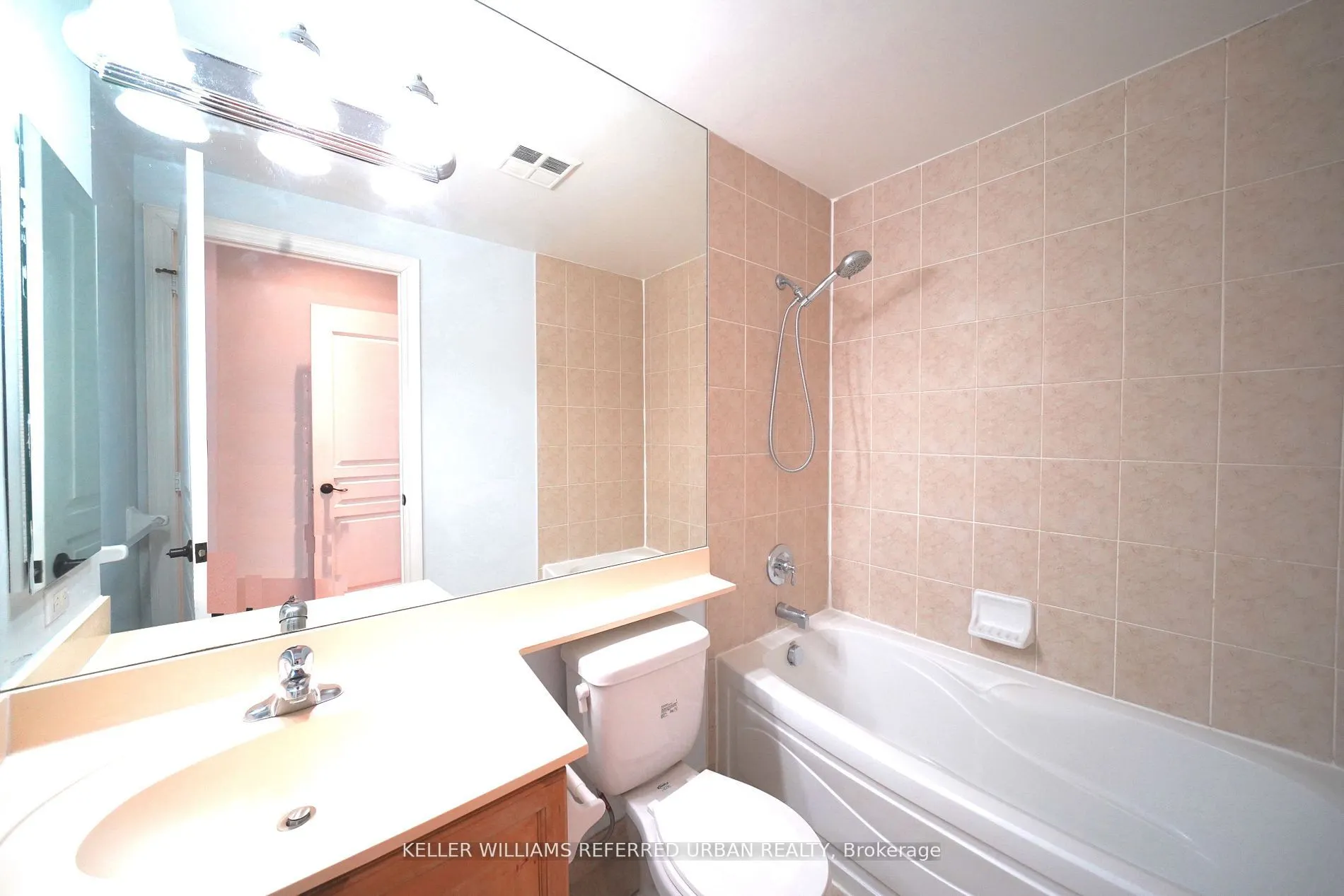 10 Northtown Way #212