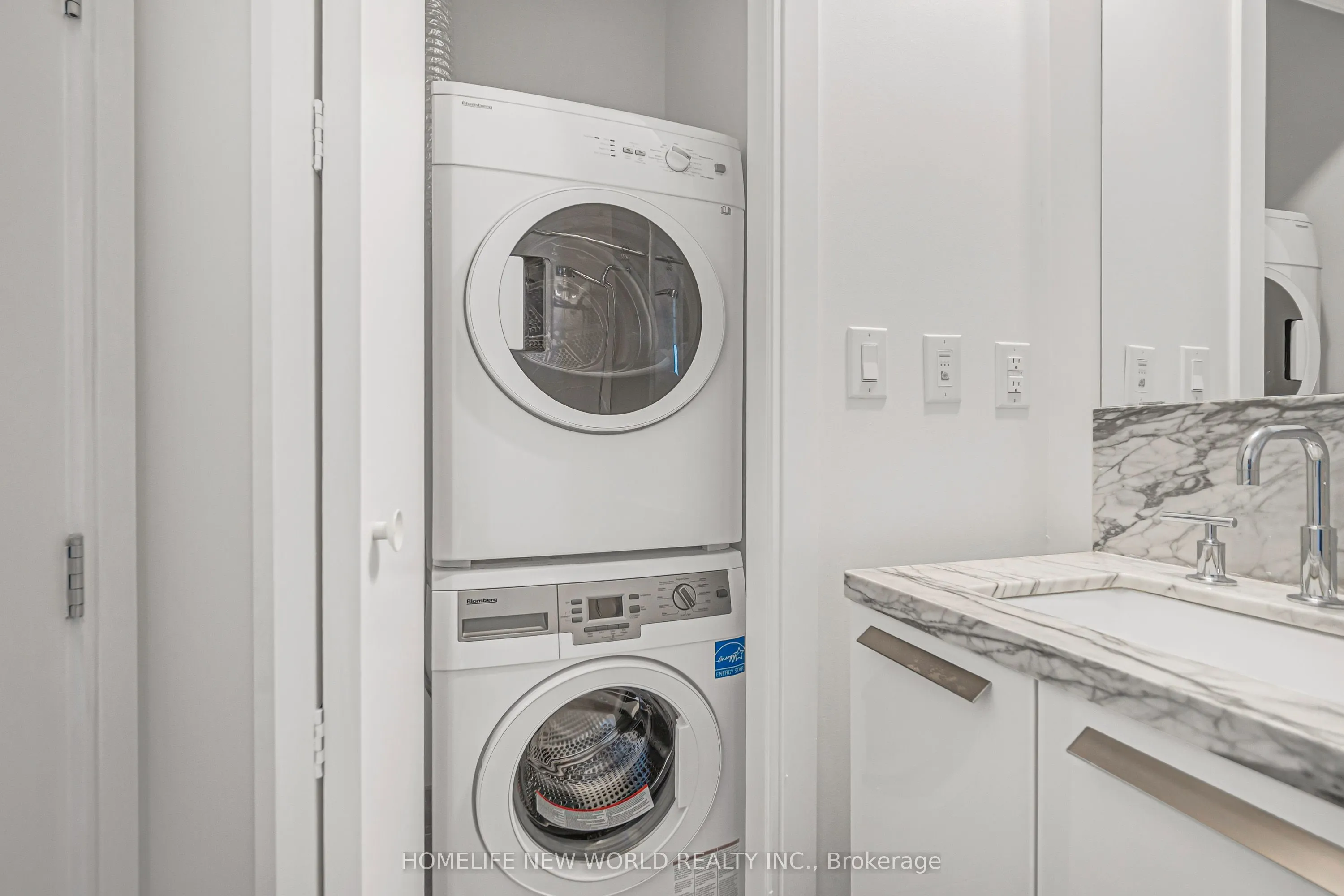 42 Charles Street E #5603