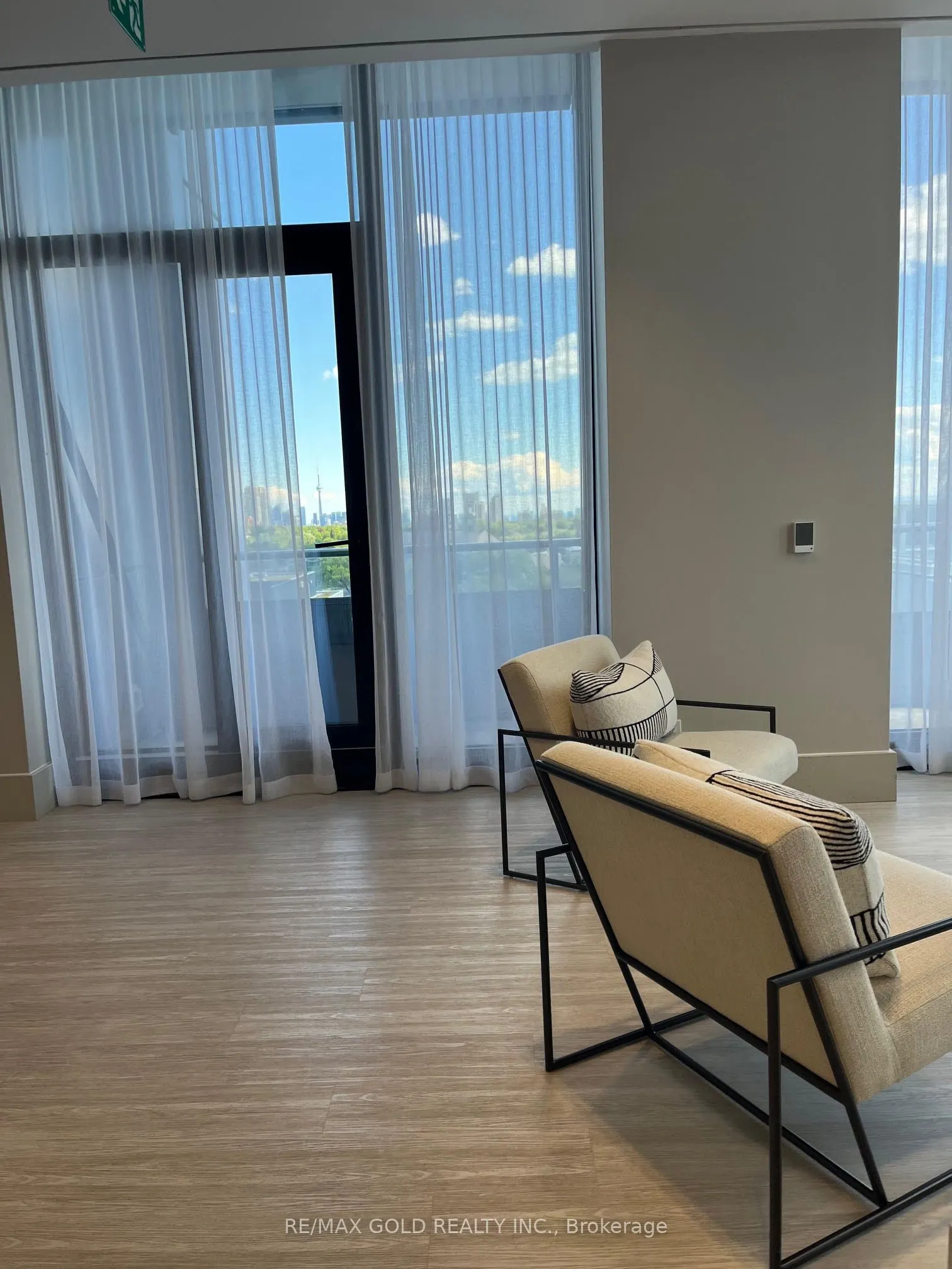 2020 Bathurst Street #216
