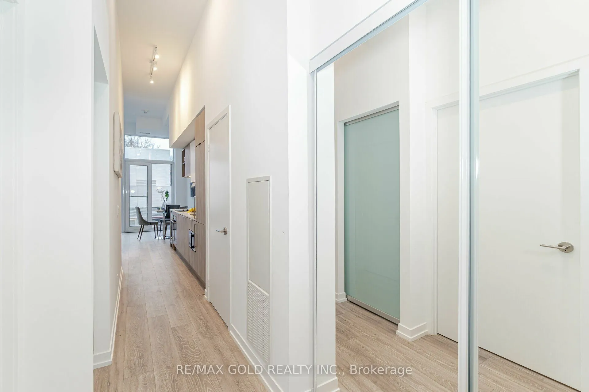 2020 Bathurst Street #216