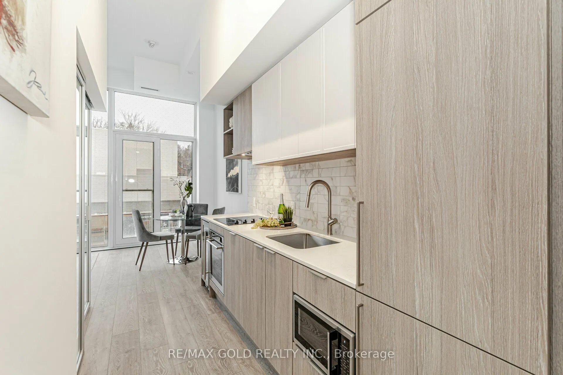2020 Bathurst Street #216