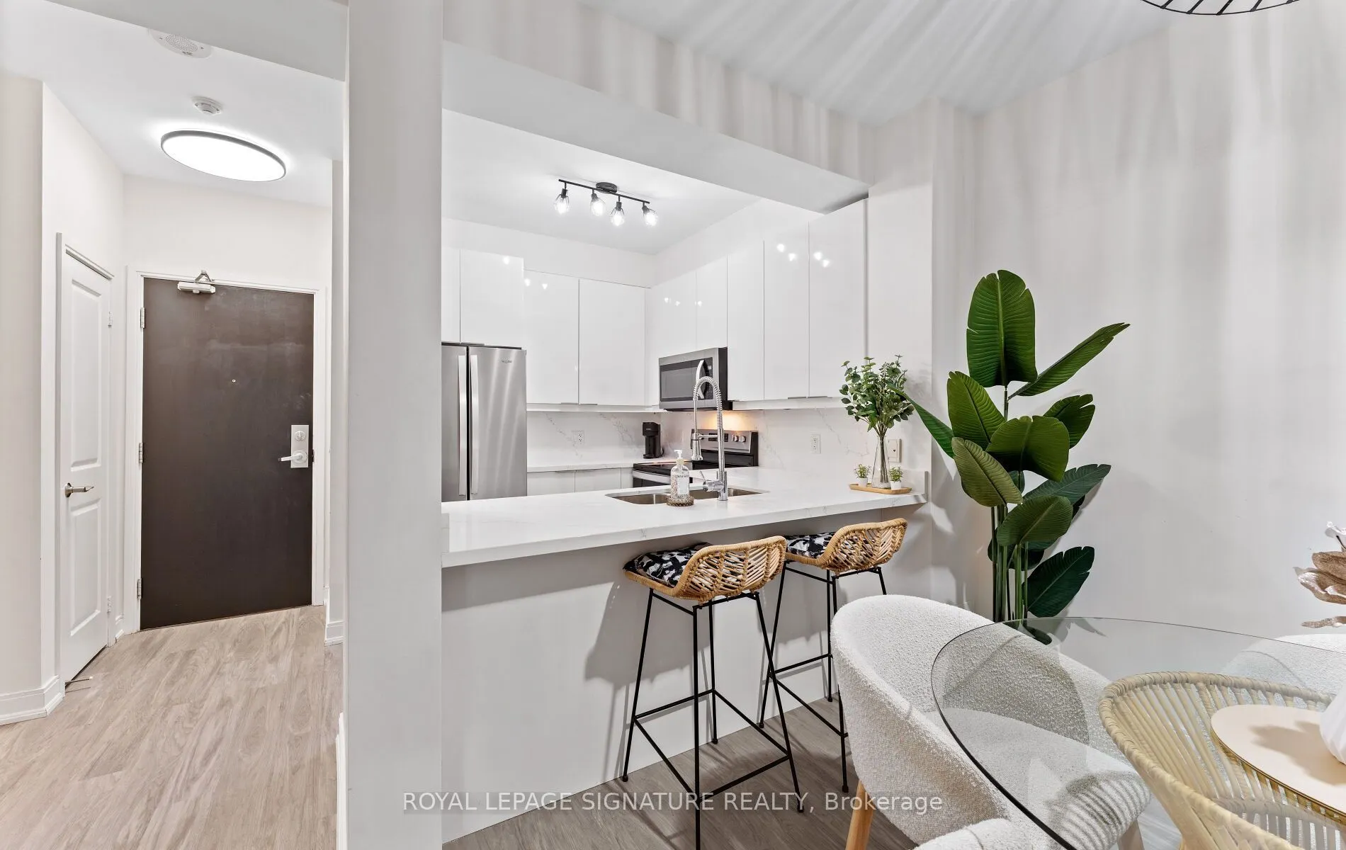88 Broadway Avenue #206