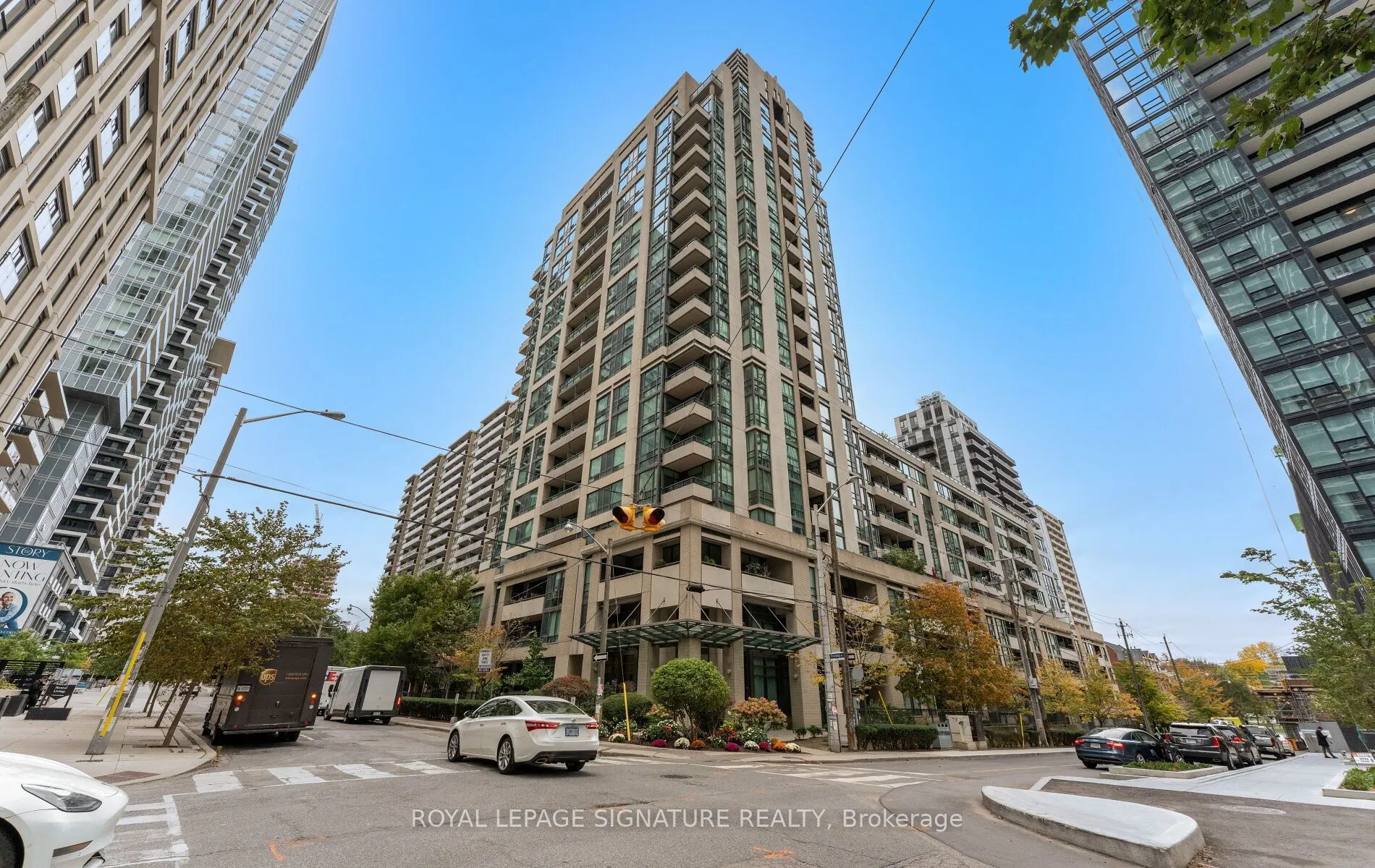 88 Broadway Avenue #206