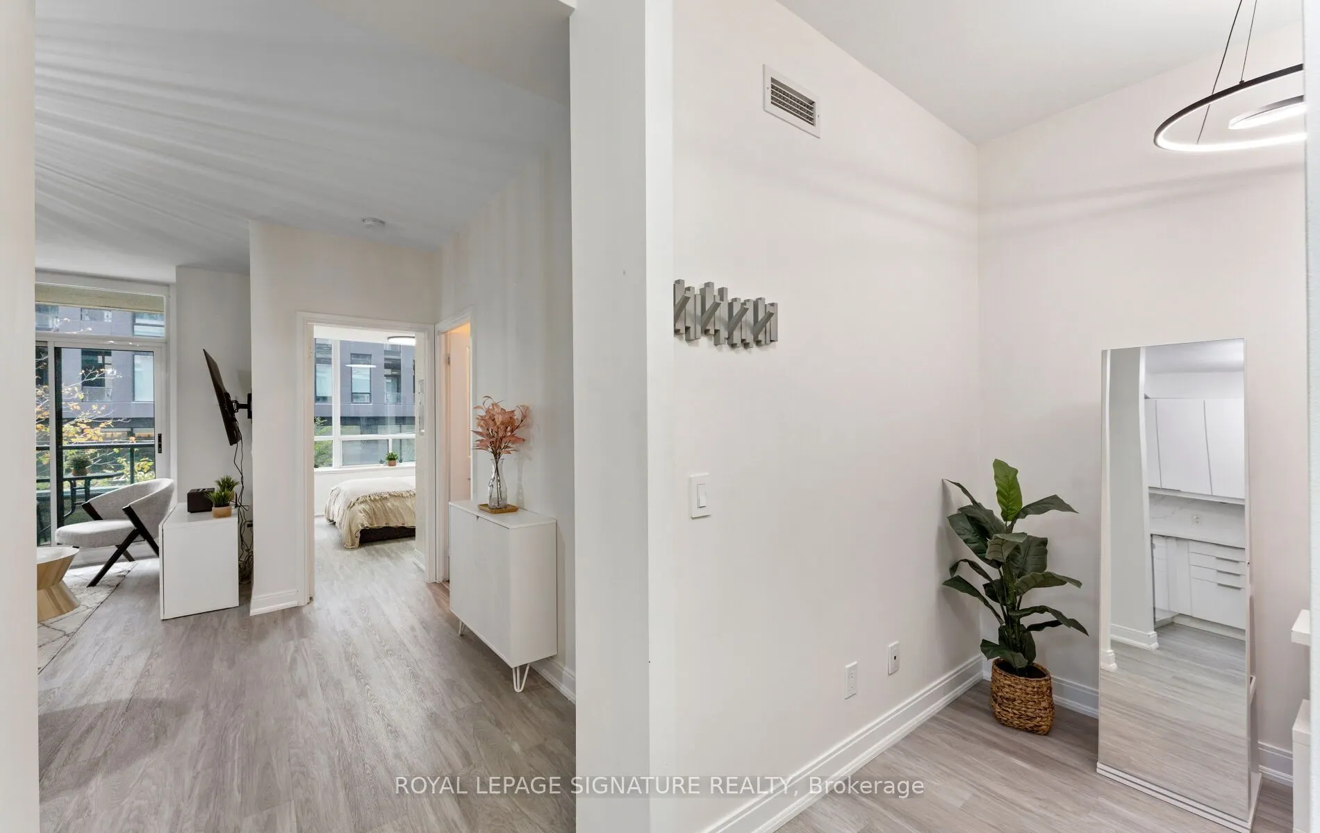 88 Broadway Avenue #206