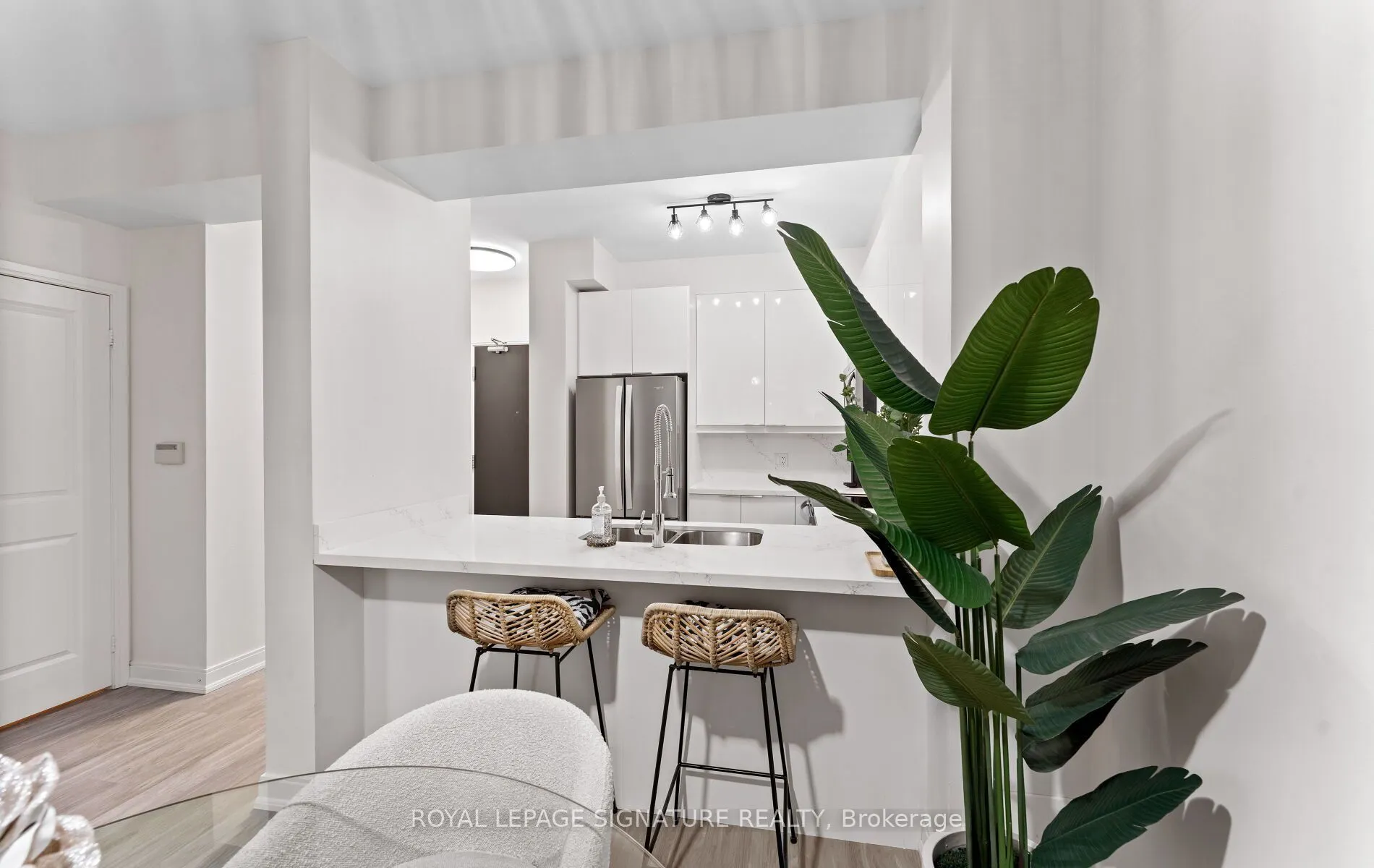 88 Broadway Avenue #206