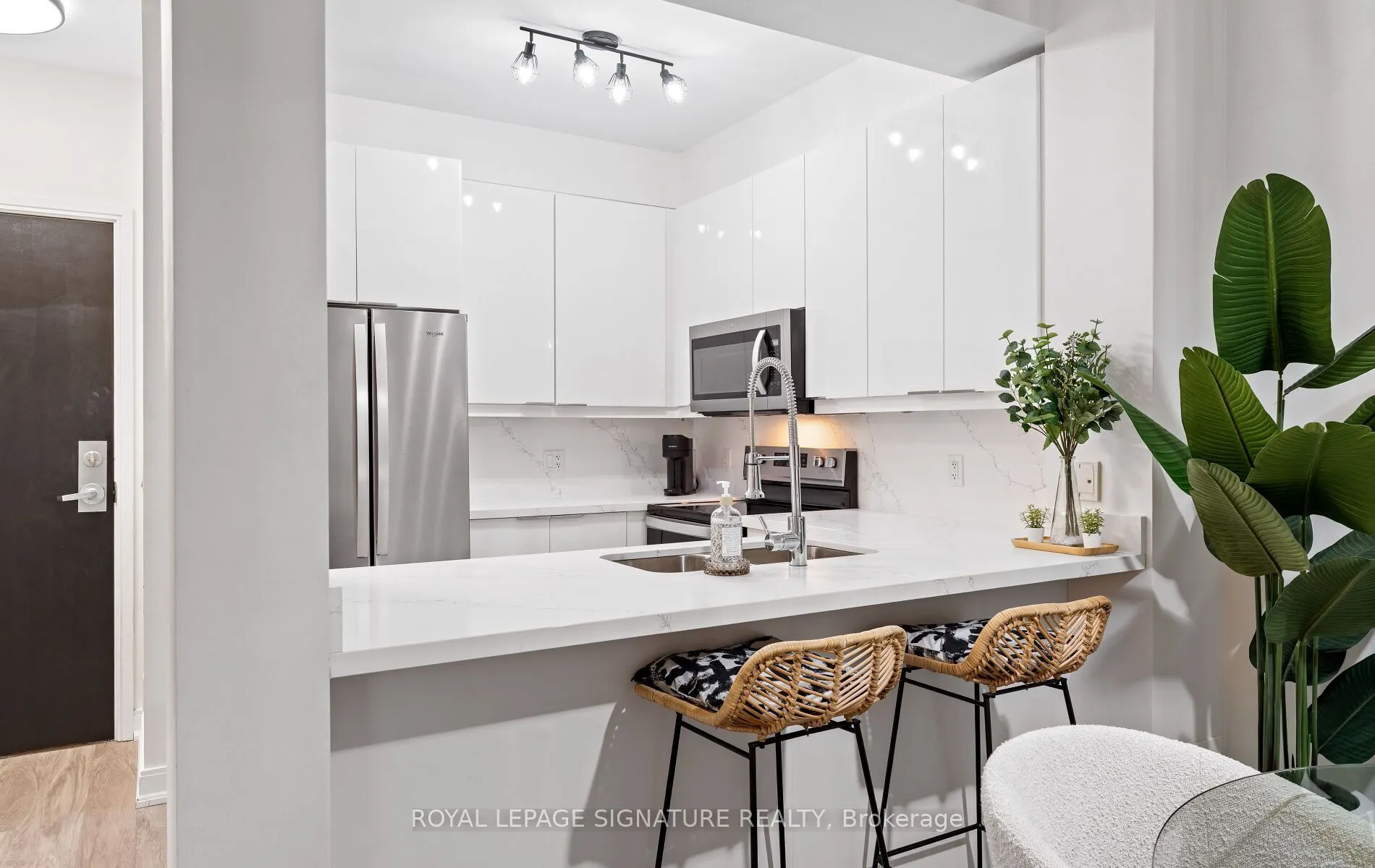 88 Broadway Avenue #206