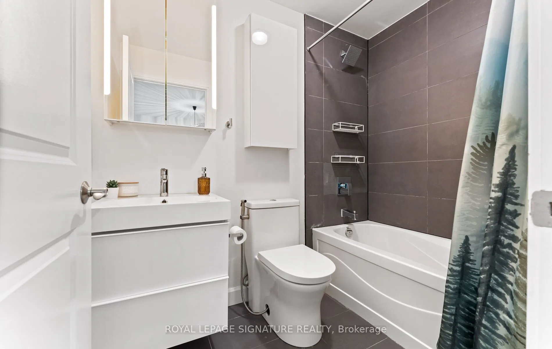 88 Broadway Avenue #206